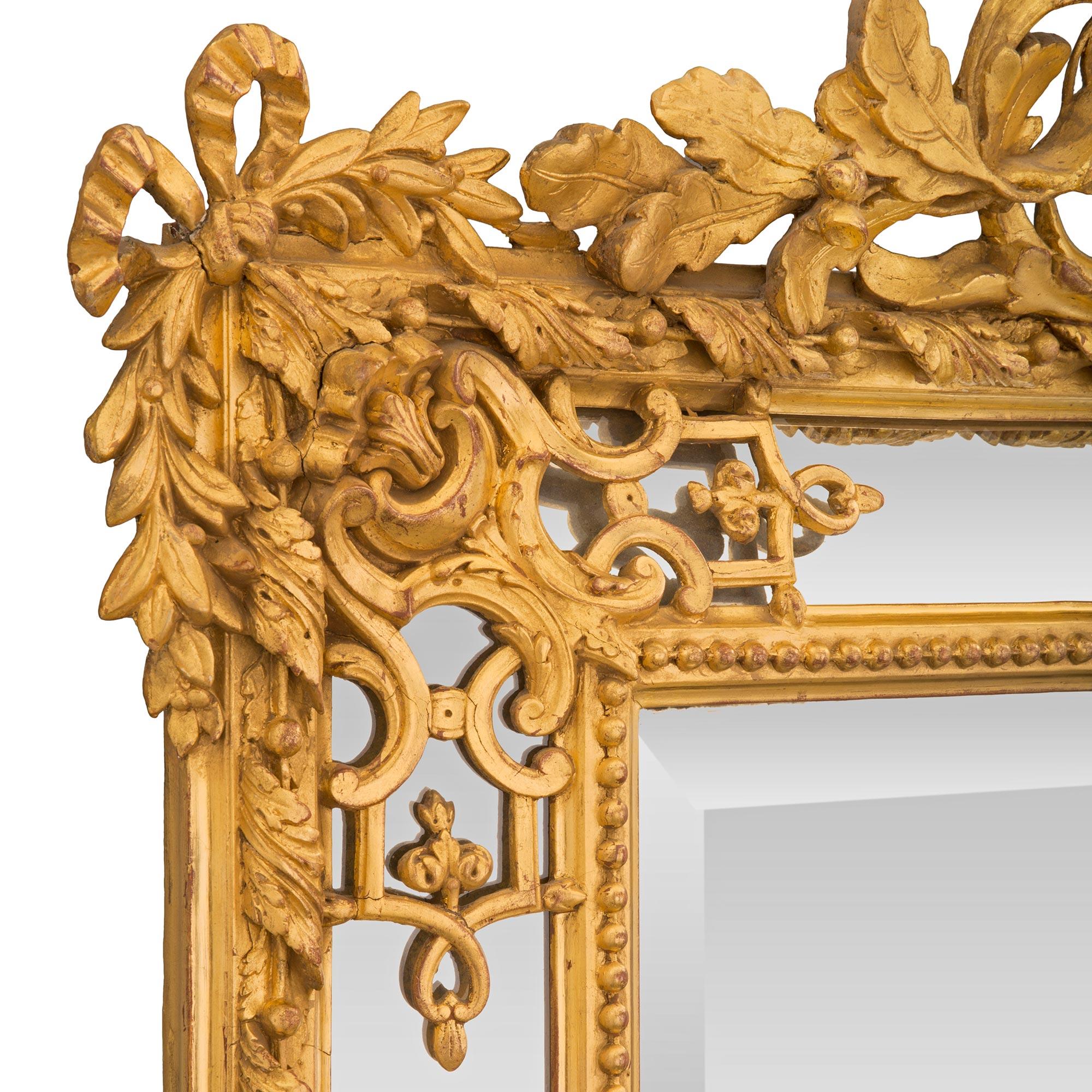 Miroir français du XIXe siècle en bois doré à double cadre de style Louis XVI du XIXe siècle Bon état - En vente à West Palm Beach, FL