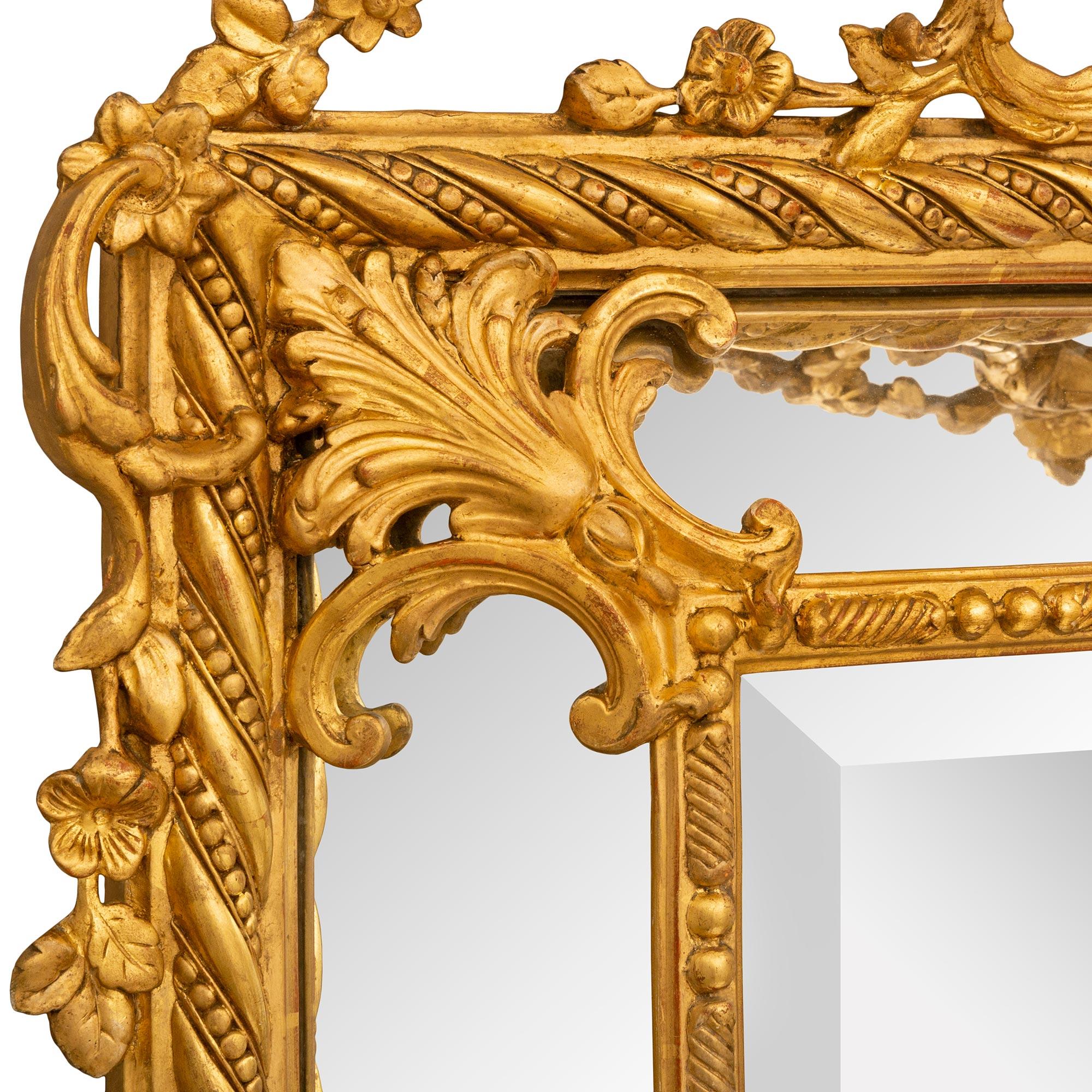 Doppelgerahmter Spiegel aus vergoldetem Holz im Louis-XVI-Stil des 19. Jahrhunderts im Angebot 1
