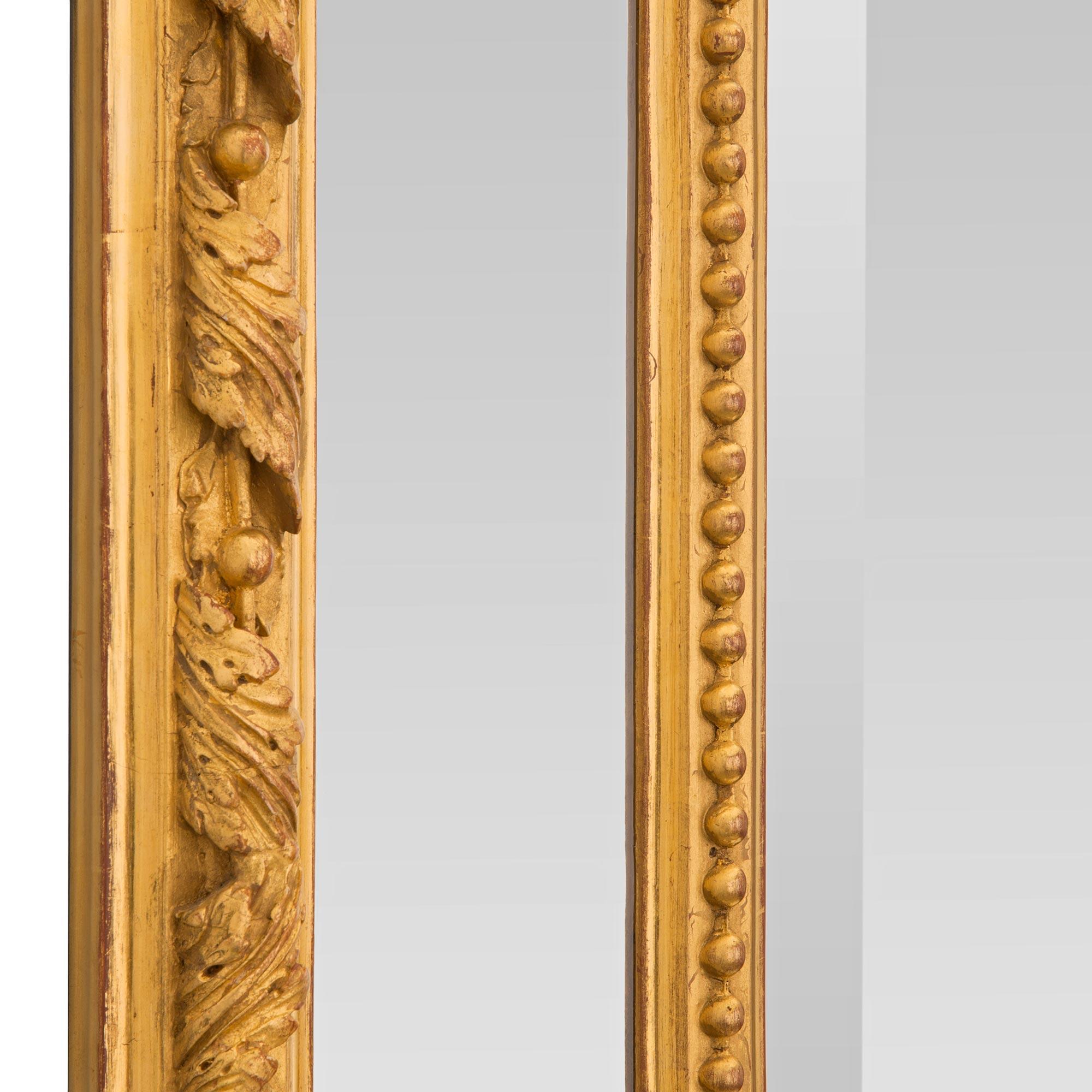 Miroir français du XIXe siècle en bois doré à double cadre de style Louis XVI du XIXe siècle en vente 2