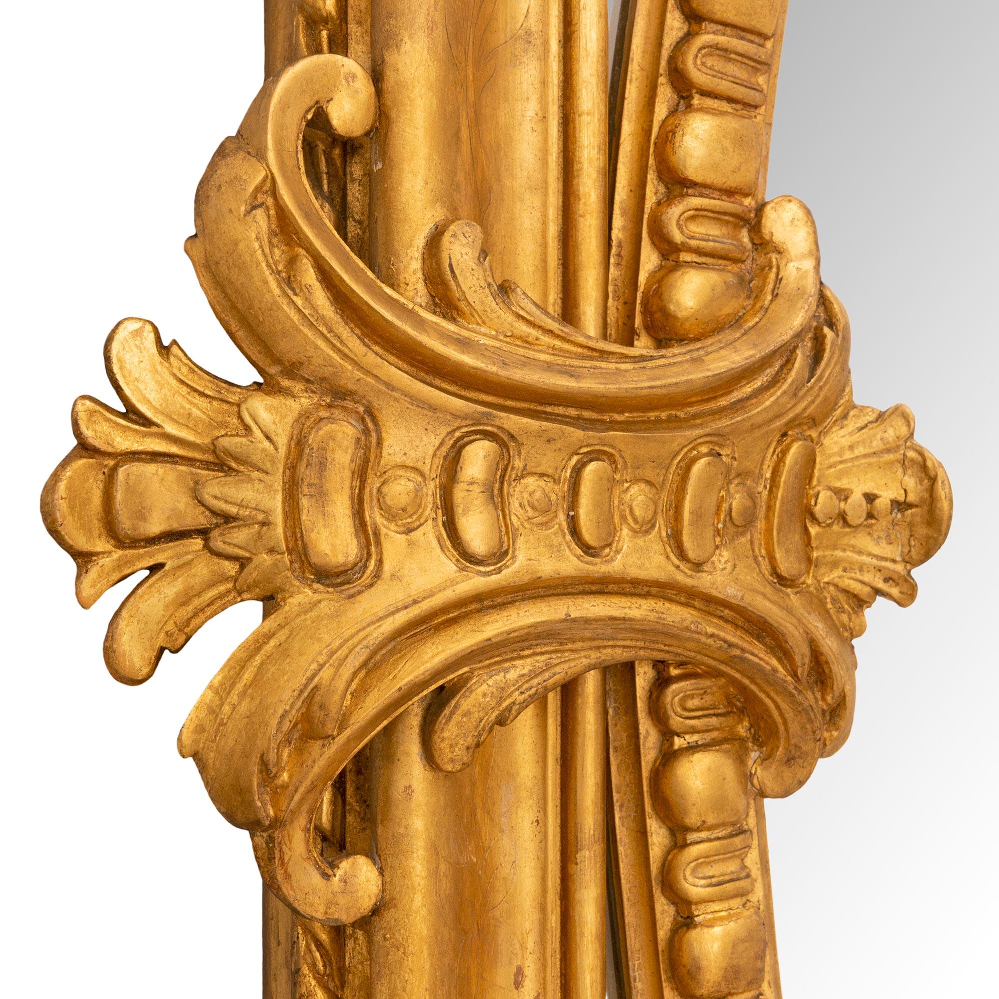 Miroir français du XIXe siècle en bois doré à double cadre de style Louis XVI du XIXe siècle en vente 3