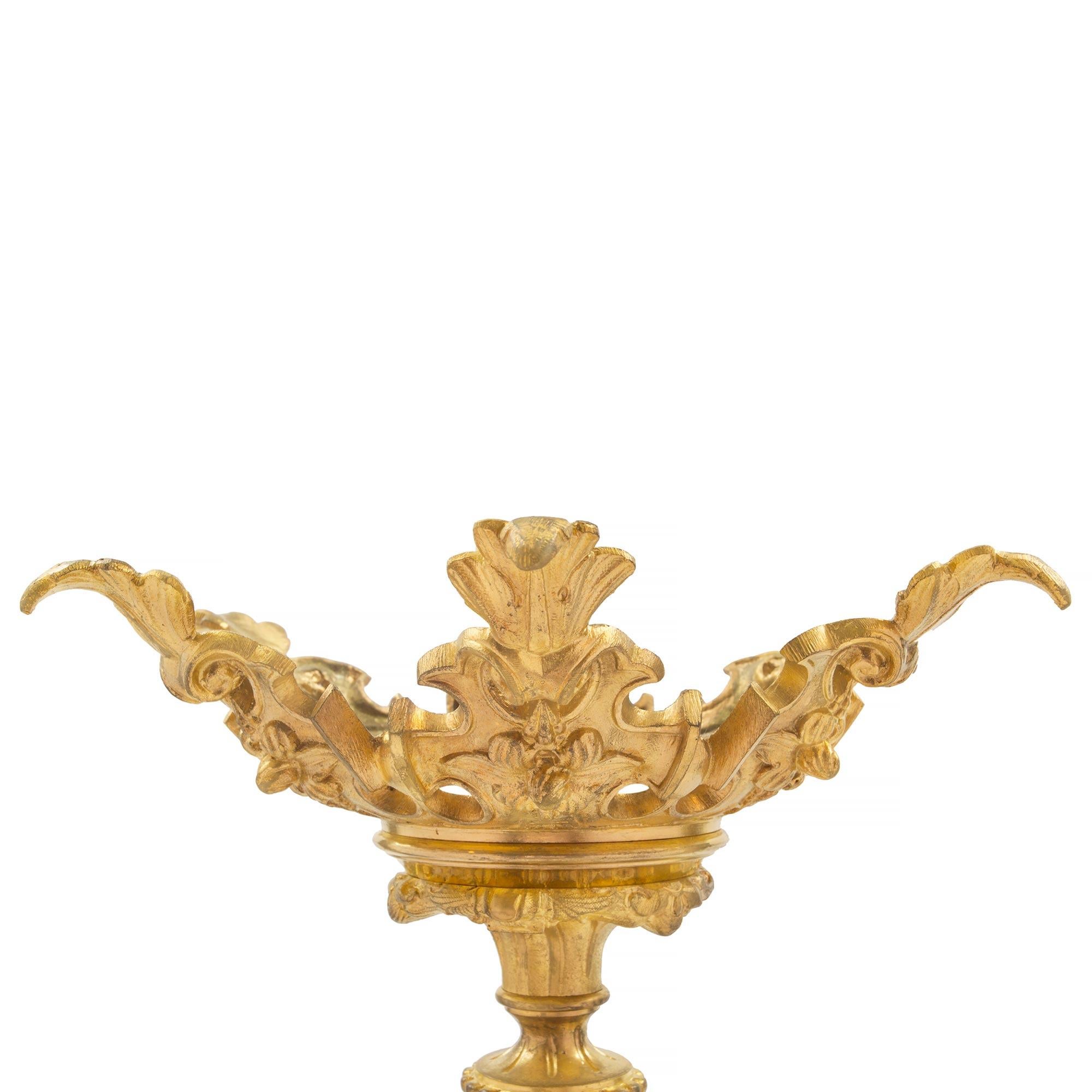 French 19th Century Louis XVI St. Eighteen-Light Ormolu Chandelier In Good Condition For Sale In West Palm Beach, FL