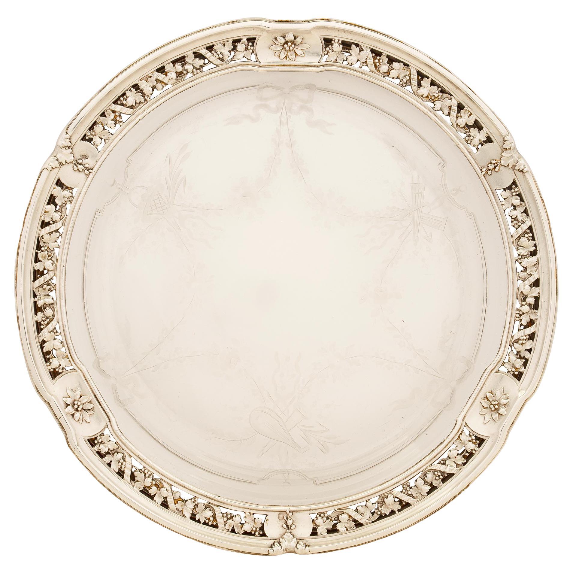 Tafelaufsatz aus geätztem Kristall und versilbert, Louis-XVI.-Stil, Frankreich, 19. Jahrhundert im Angebot
