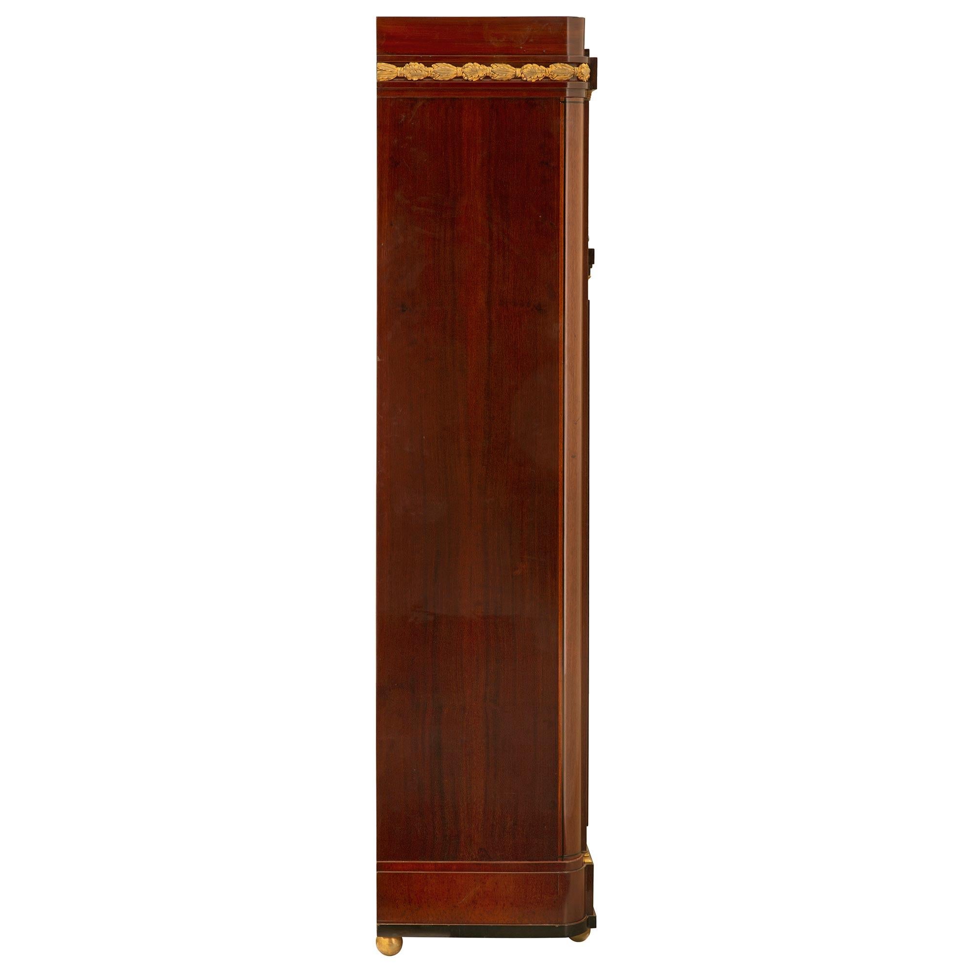 French 19th Century Louis XVI St. Flamed Mahogany Cabinet Vitrine For Sale 1
