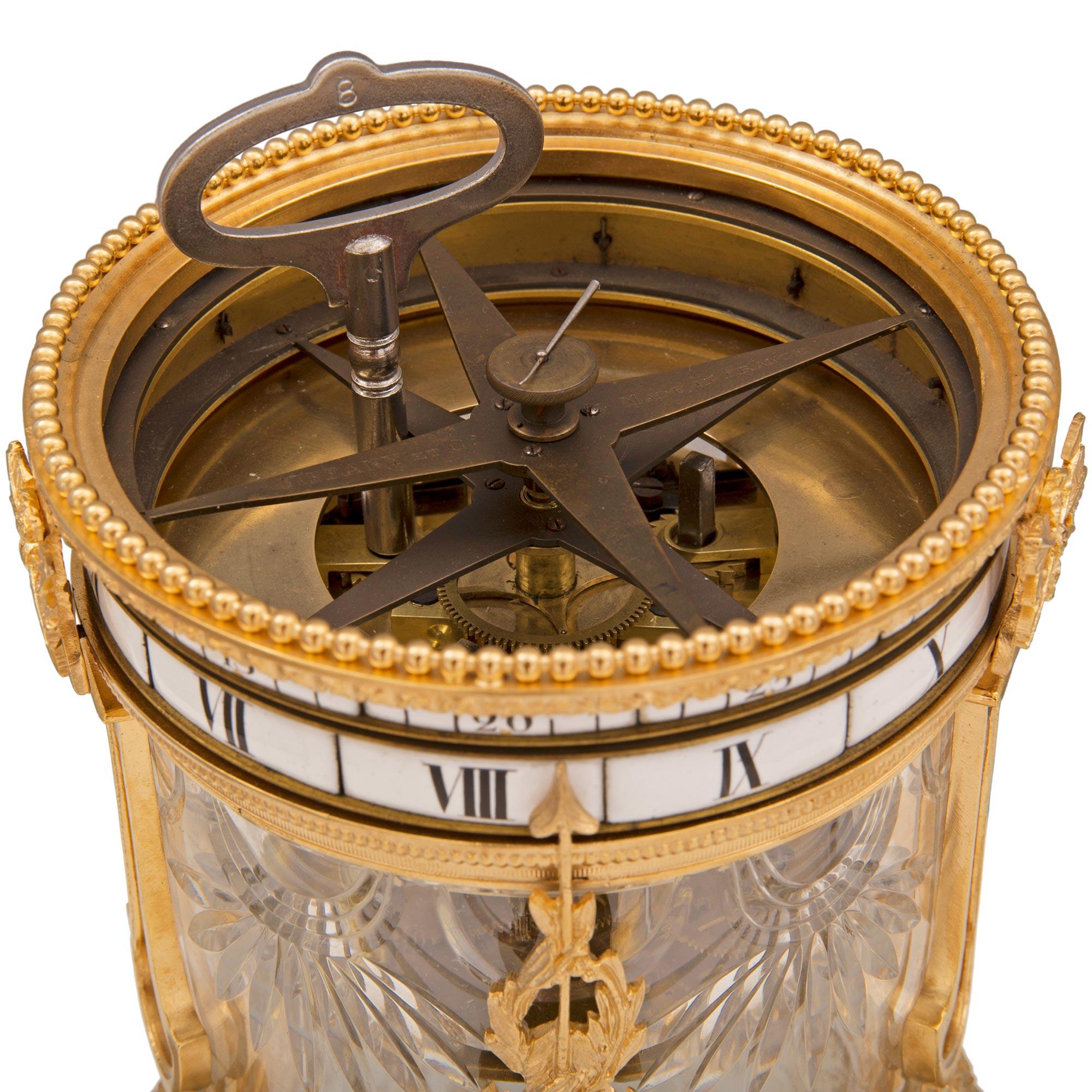 Cristal Ensemble de garnitures françaises Louis XVI du 19ème siècle vendu par Tiffany & Co en vente