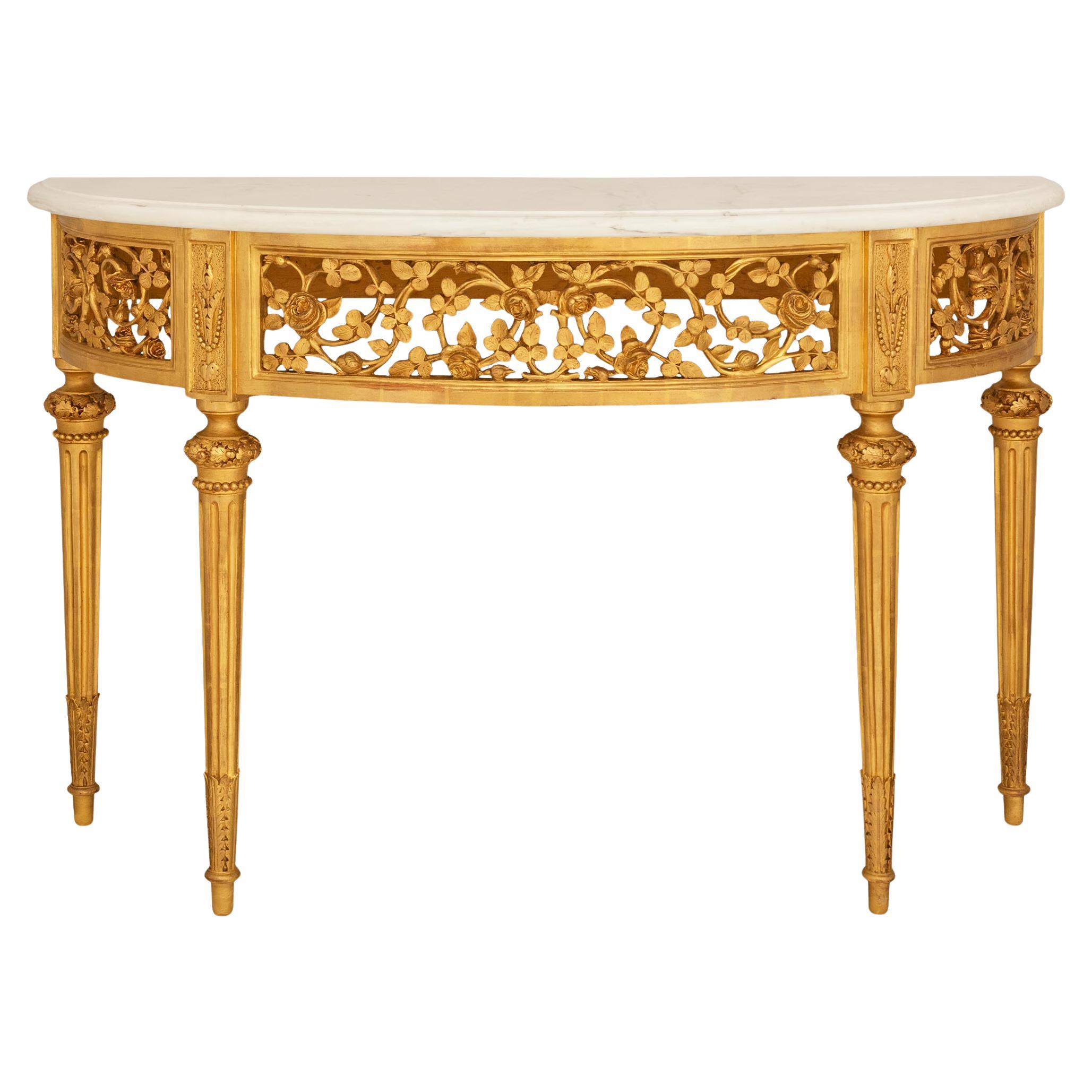 Consolle francese del XIX secolo in stile Luigi XVI in legno dorato e marmo Calacatta