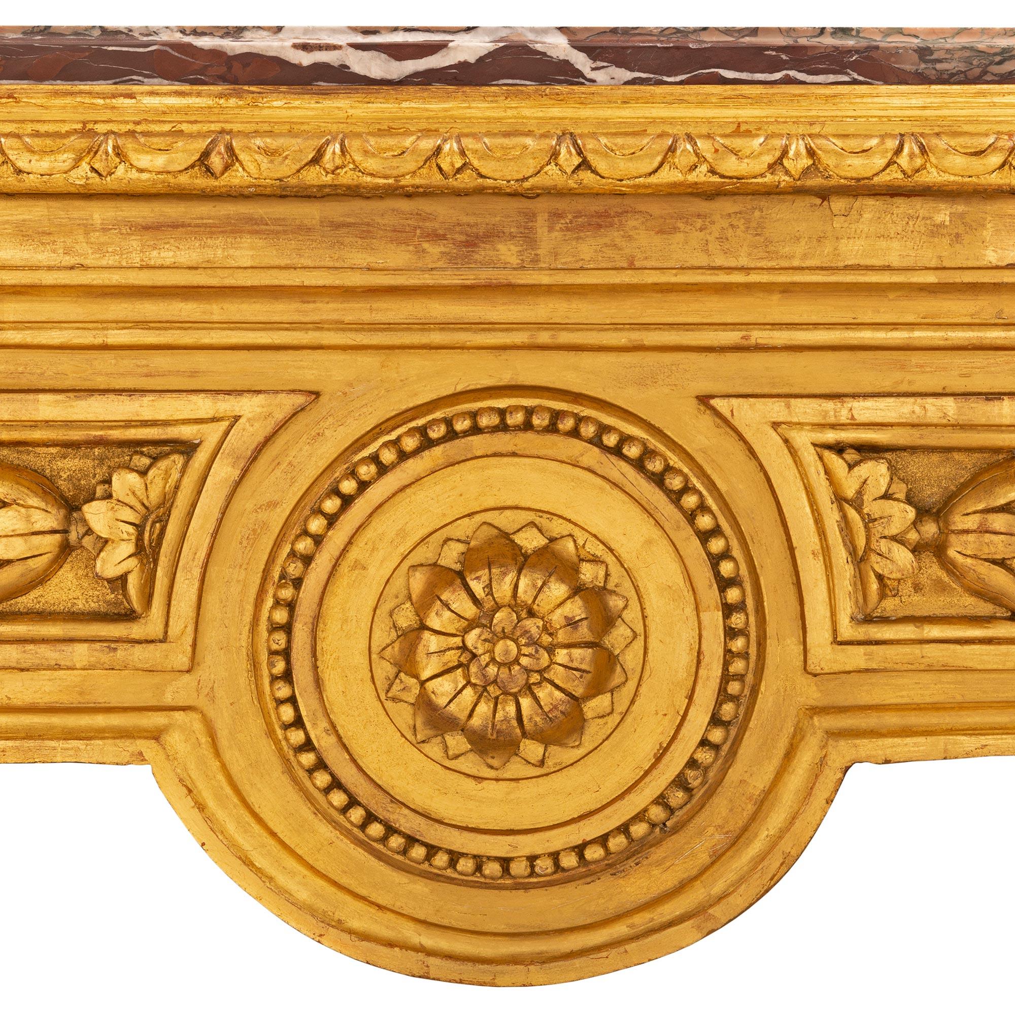 Table centrale Louis XVI du 19ème siècle en bois doré et marbre Campan Ruban de style français en vente 3