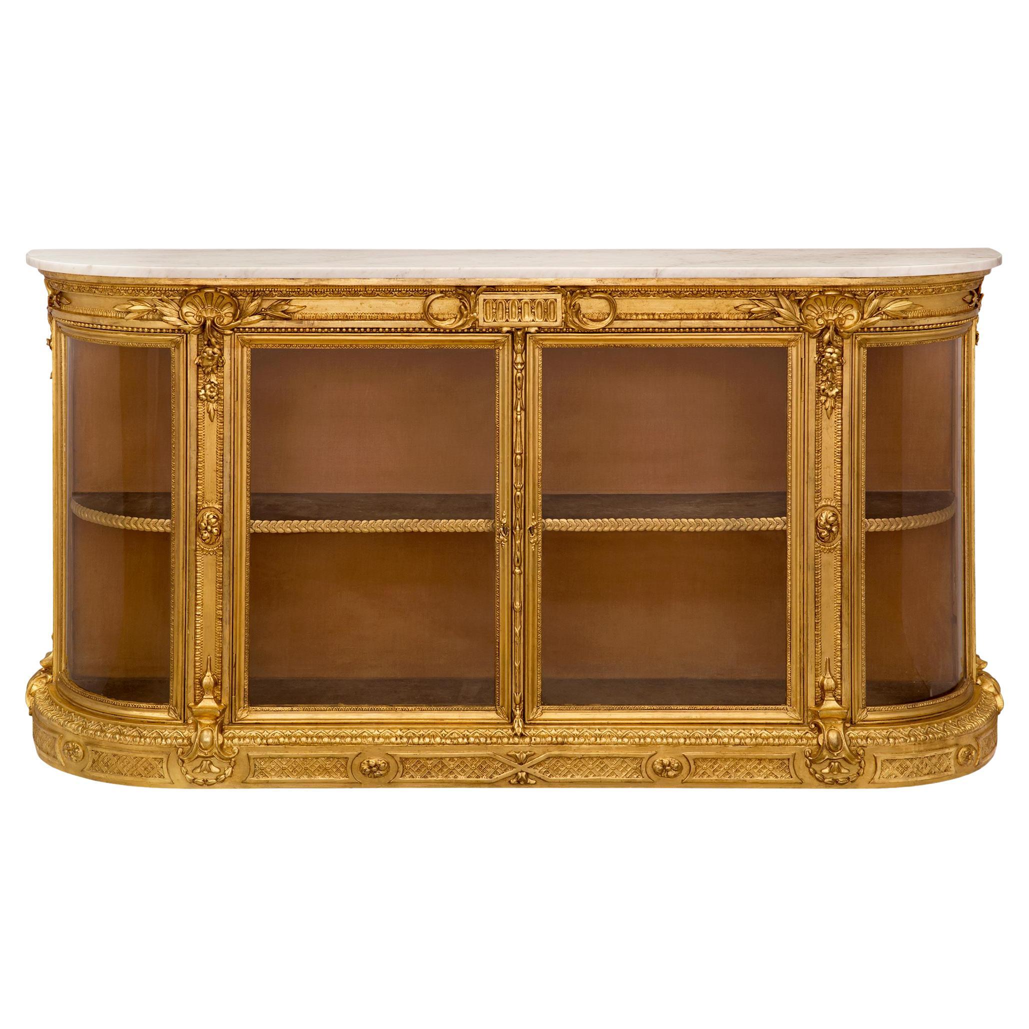 Vitrine/Schrank aus vergoldetem Holz und Marmor im Louis-XVI-Stil des 19. Jahrhunderts