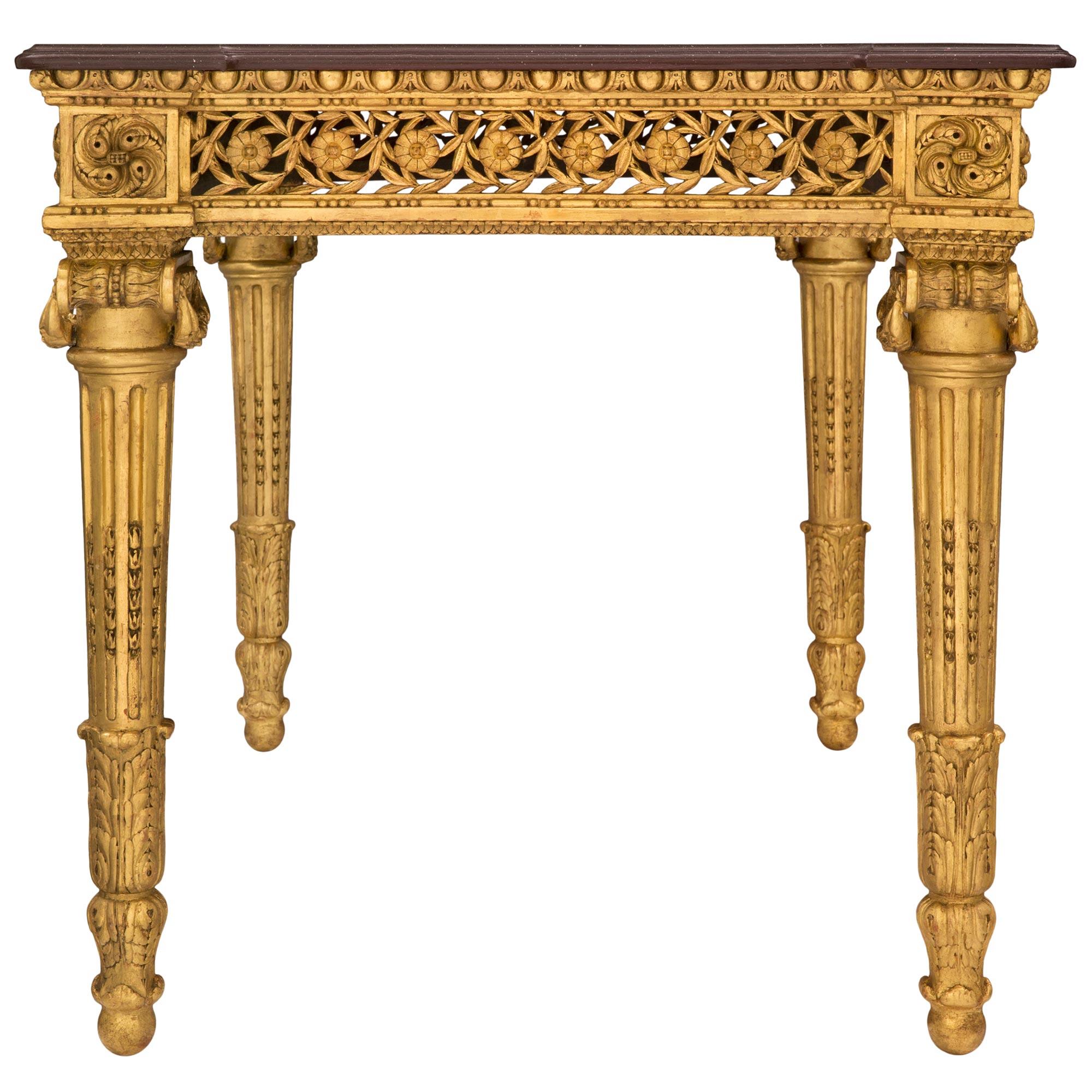 Table centrale Louis XVI du 19ème siècle en bois doré et porphyre Bon état - En vente à West Palm Beach, FL