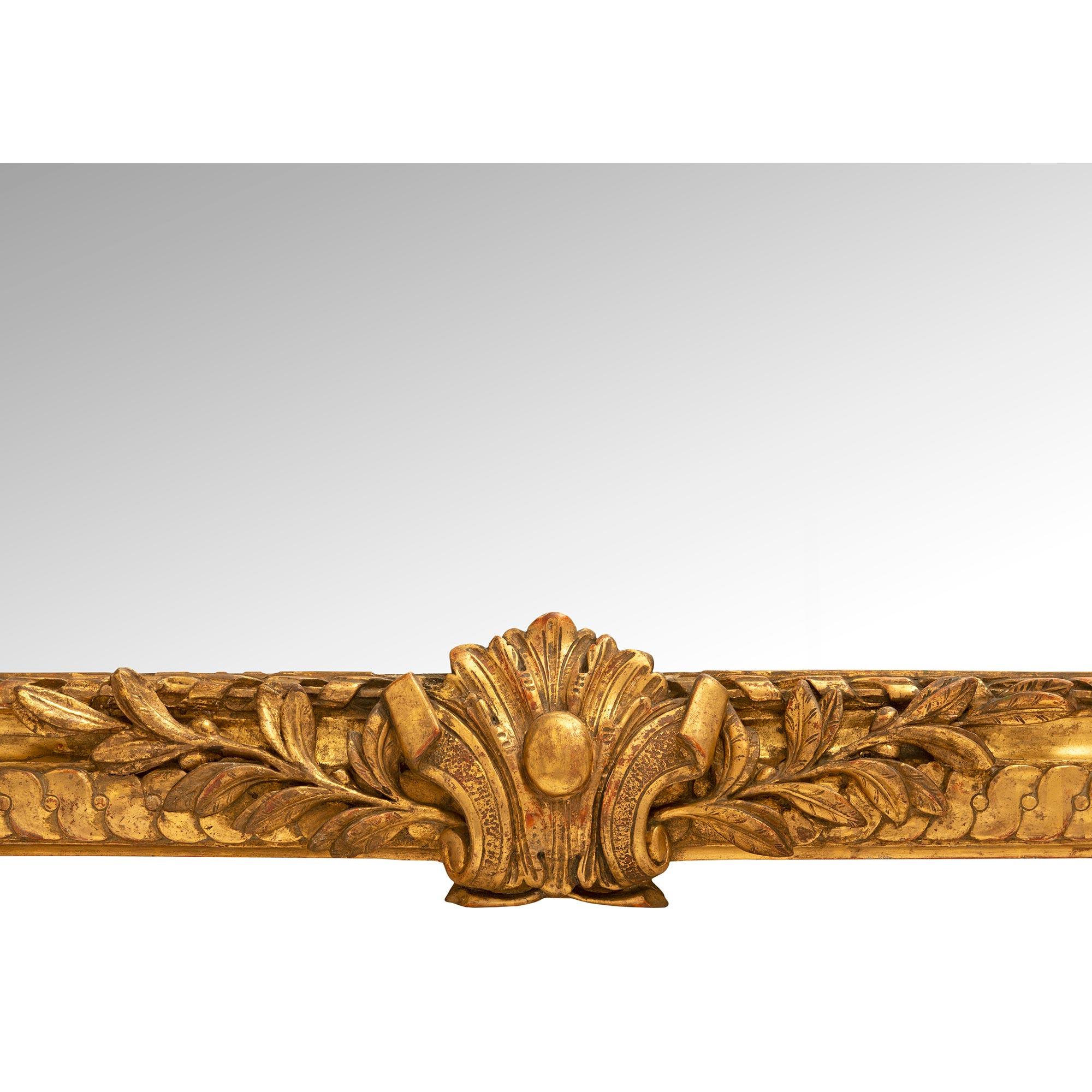 Miroir français du 19ème siècle en bois doré de style Louis XVI en vente 3