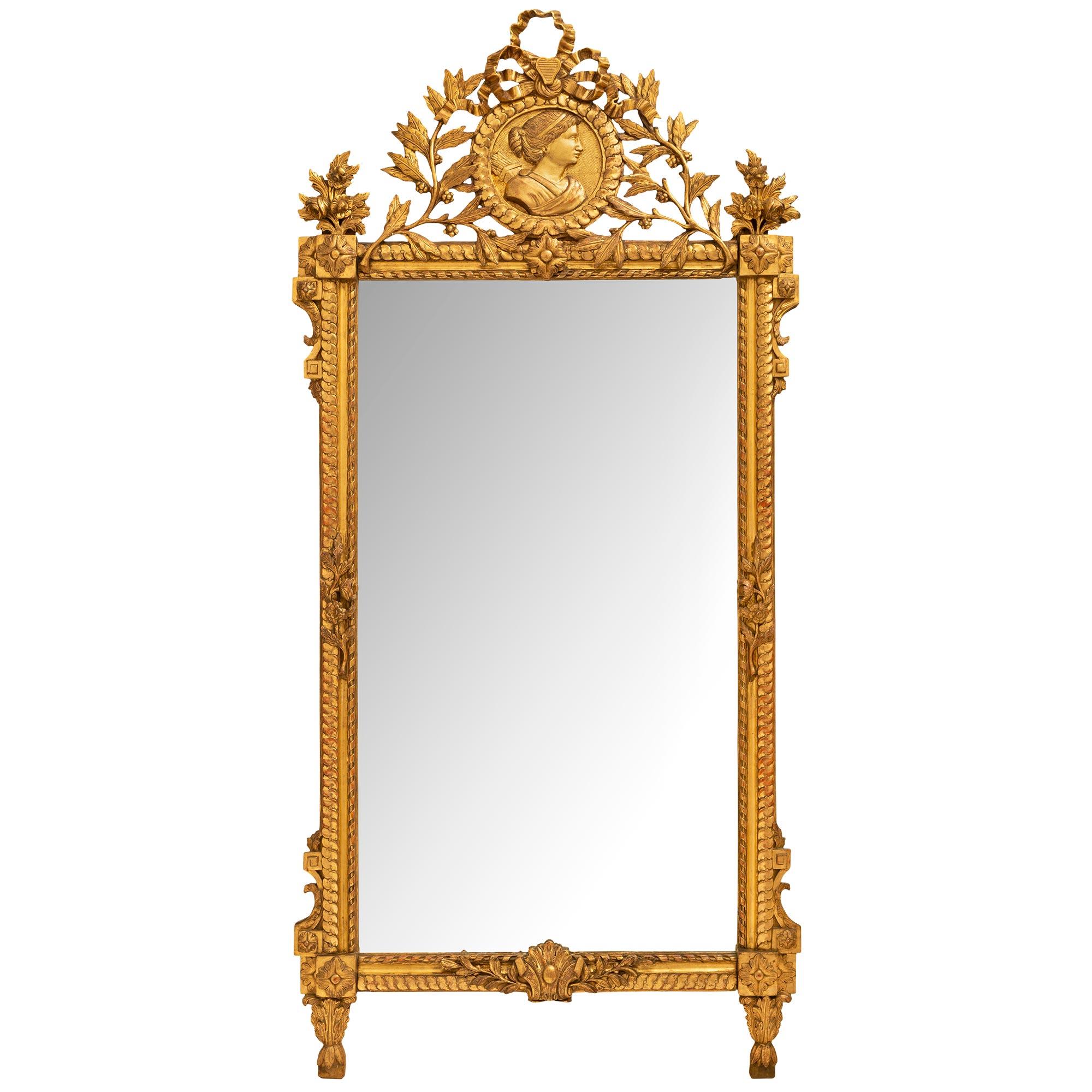 Miroir français du 19ème siècle en bois doré de style Louis XVI en vente 4