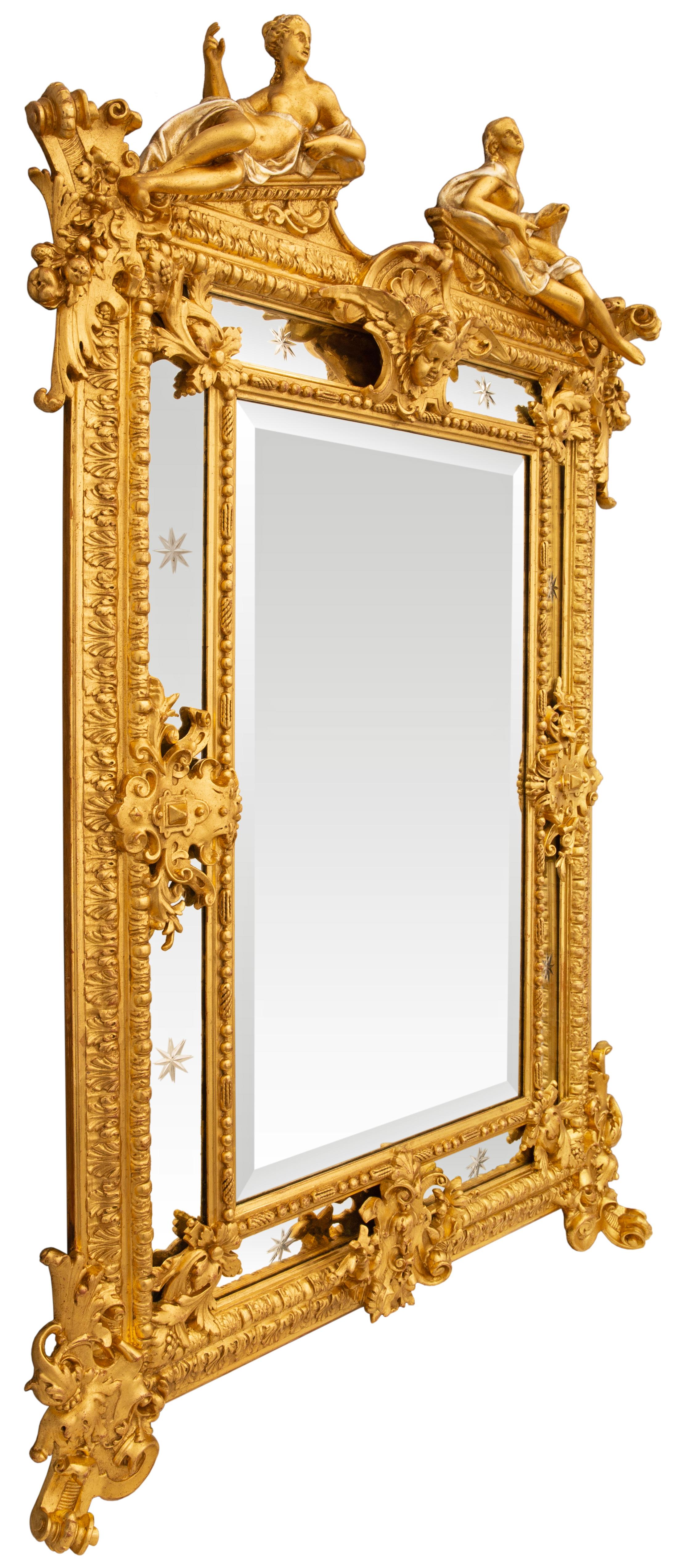 Francese Specchio francese del XIX secolo in legno dorato di stile Luigi XVI in vendita