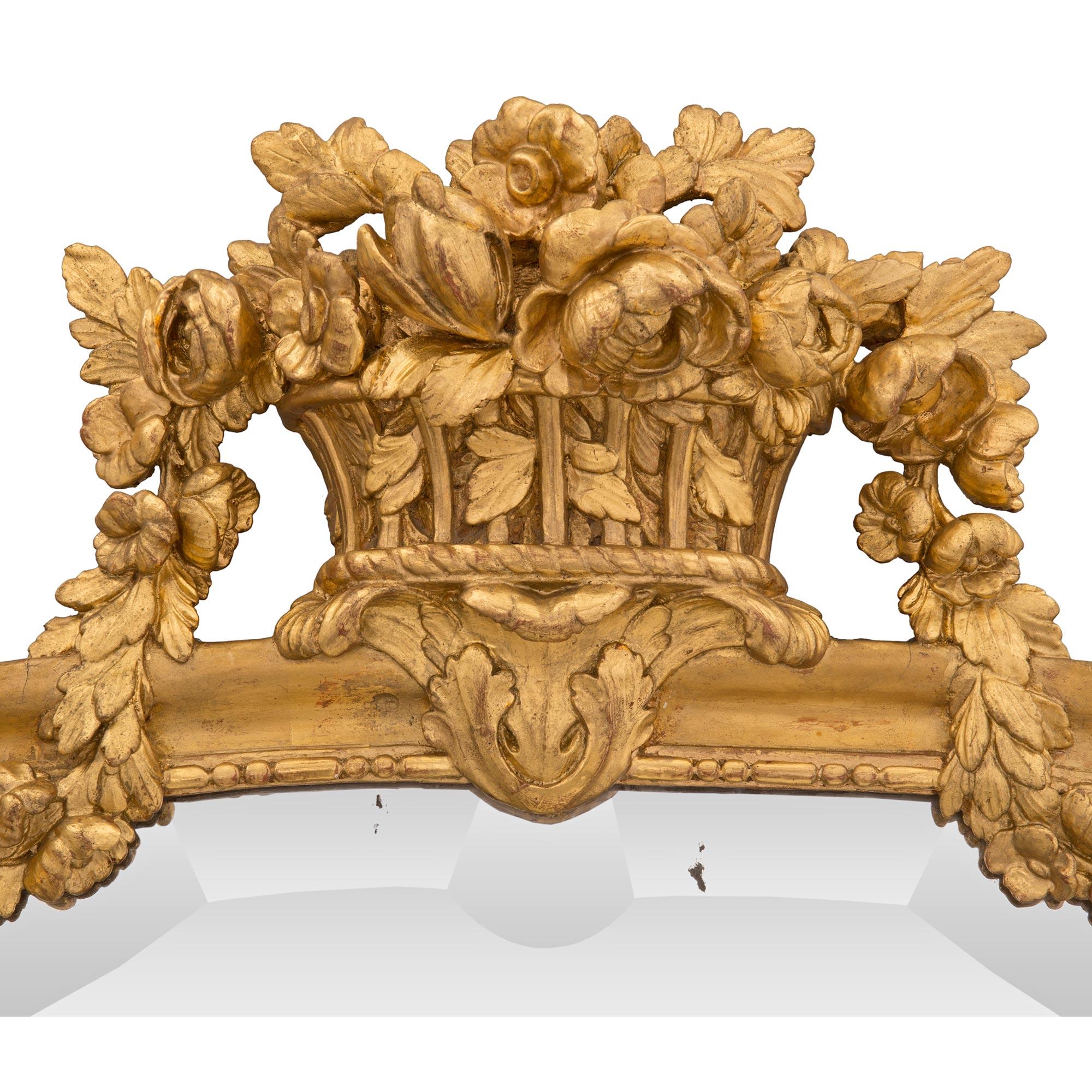 Specchio in legno dorato francese del XIX secolo Luigi XVI St. in vendita 1
