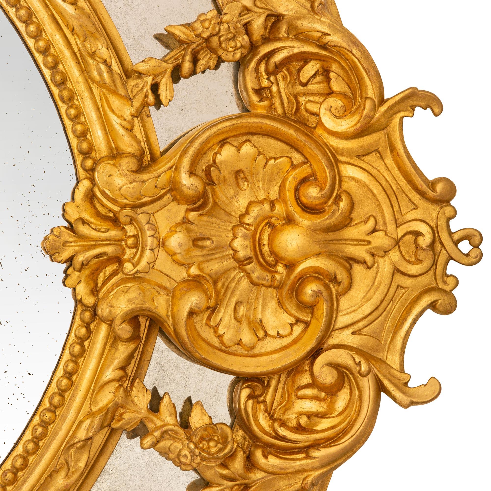 Miroir en bois doré de style Louis XVI du XIXe siècle en vente 1