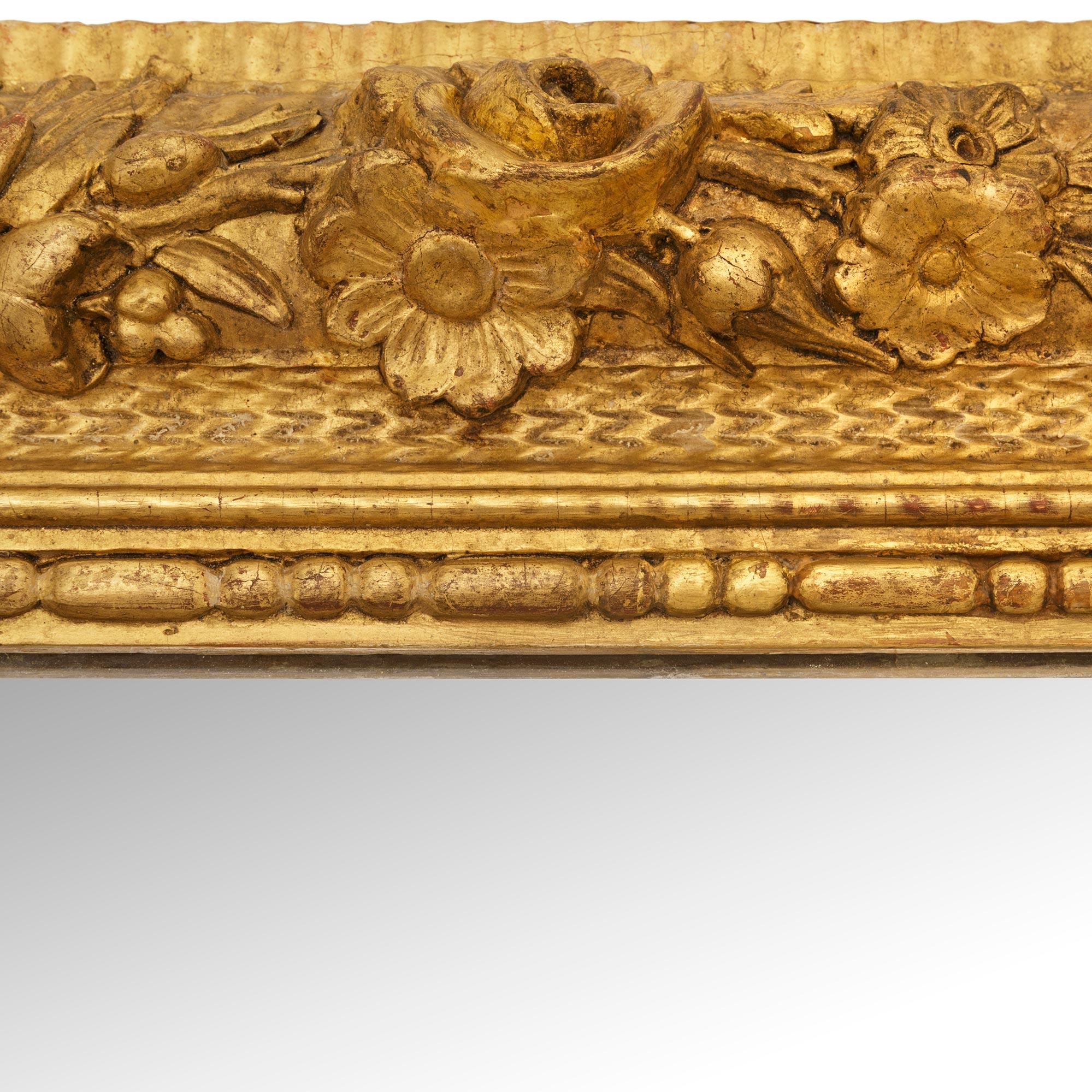Miroir en bois doré de style Louis XVI du XIXe siècle en vente 1