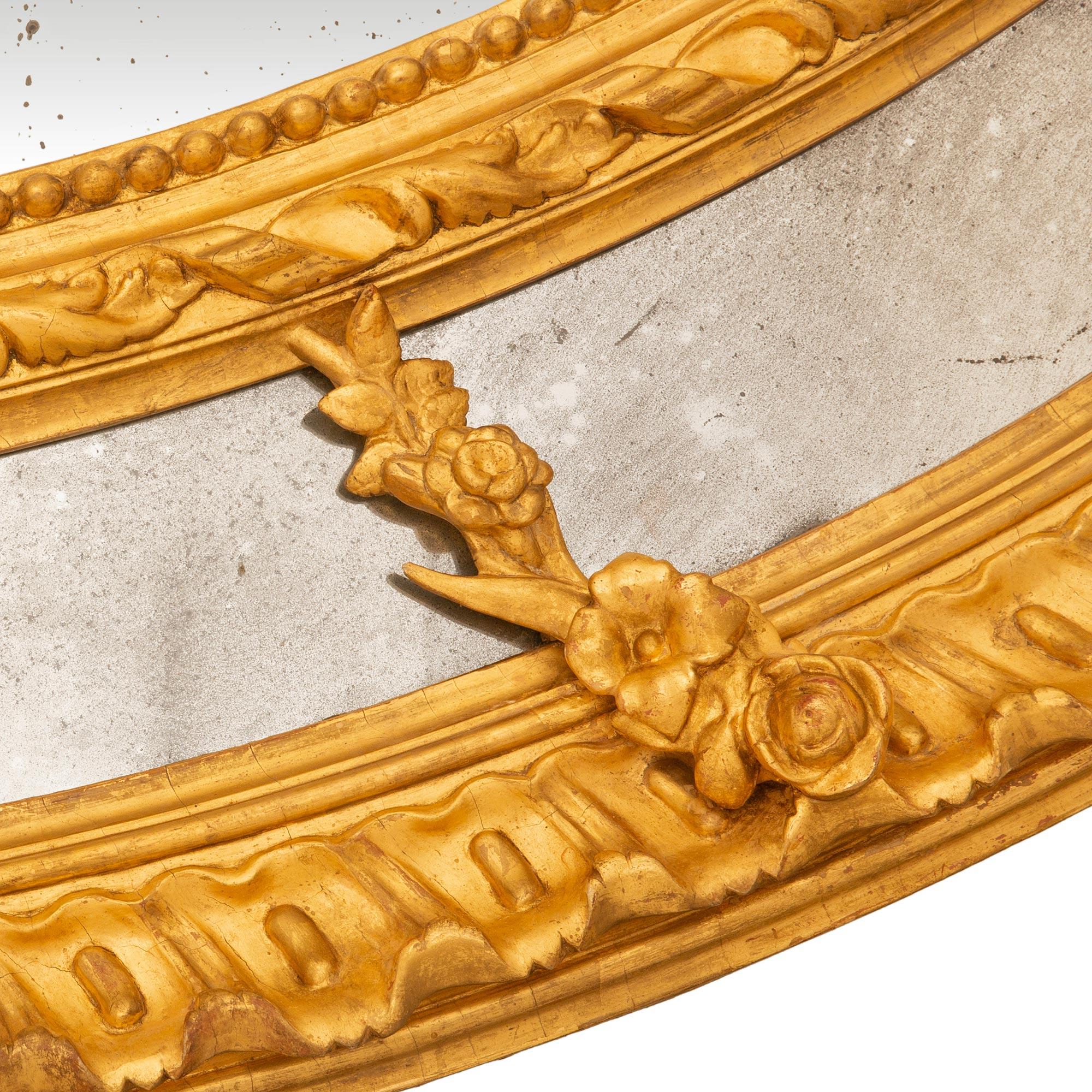 Miroir en bois doré de style Louis XVI du XIXe siècle en vente 2