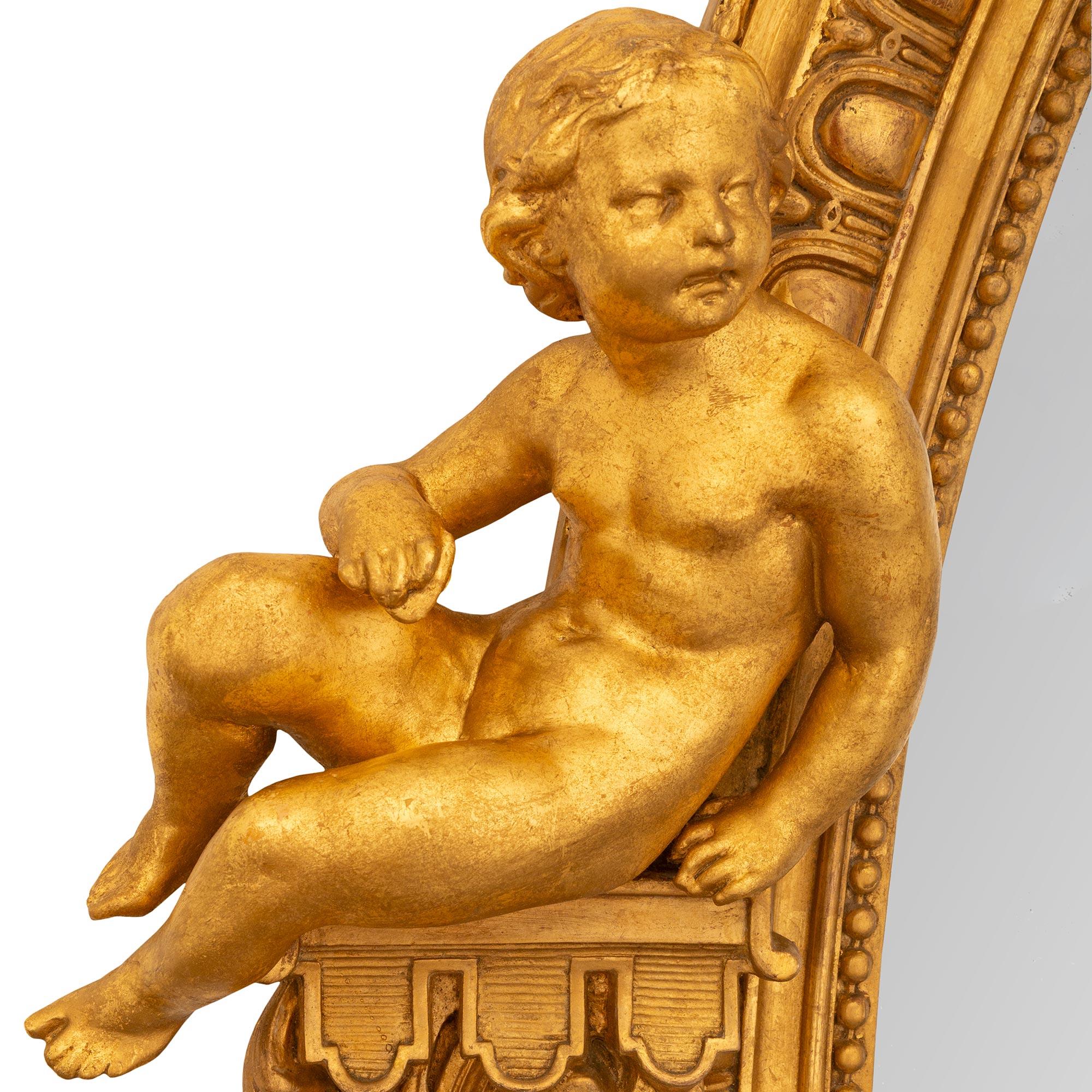 Specchio francese del XIX secolo in legno dorato di stile Luigi XVI in vendita 2