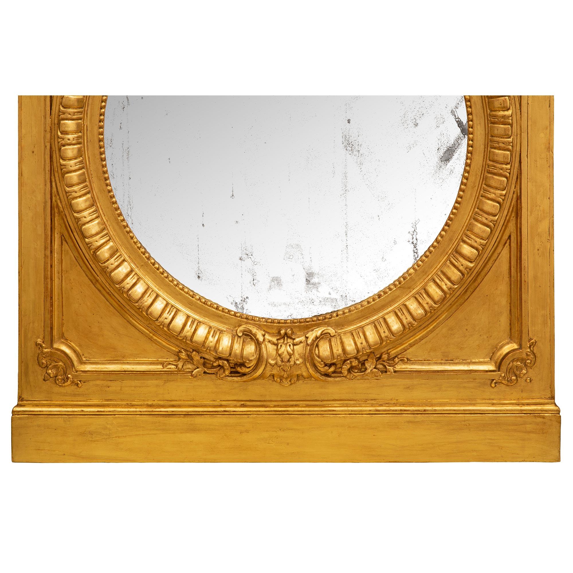 Miroir français du XIXe siècle en bois doré de style Louis XVI en vente 3