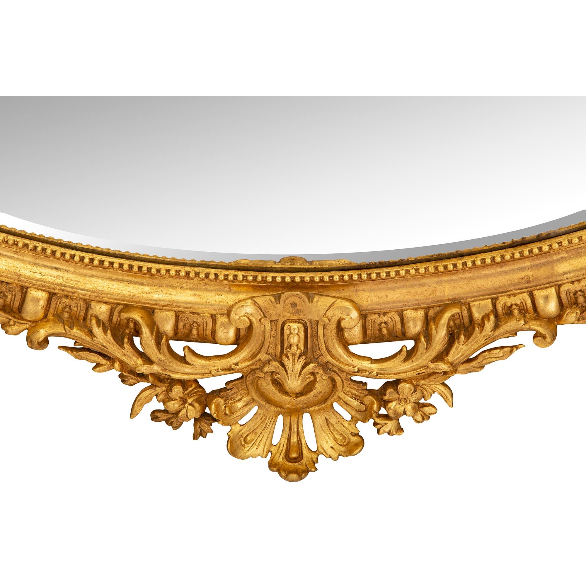 Miroir français du XIXe siècle en bois doré de style Louis XVI en vente 3