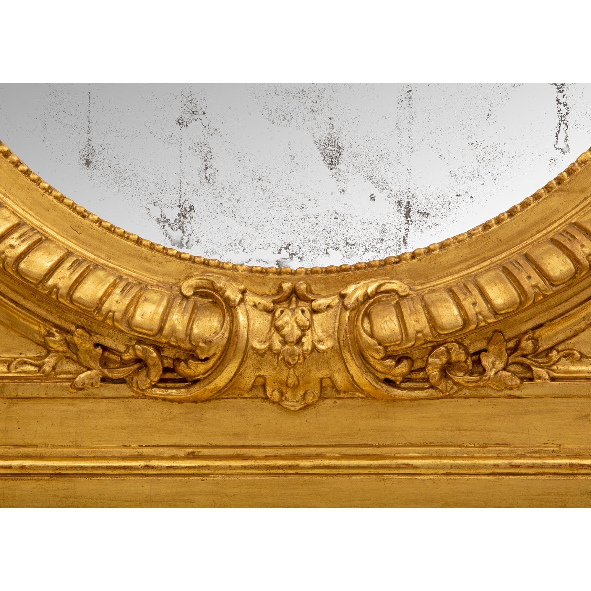 Miroir français du XIXe siècle en bois doré de style Louis XVI en vente 4