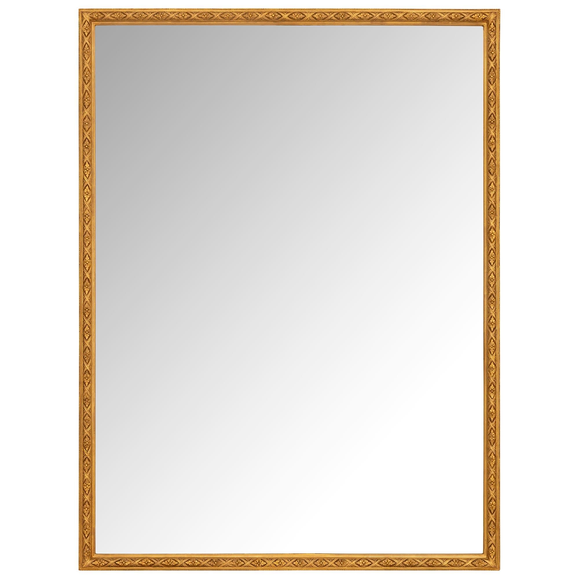 Miroir français du XIXe siècle en bois doré de style Louis XVI en vente 4