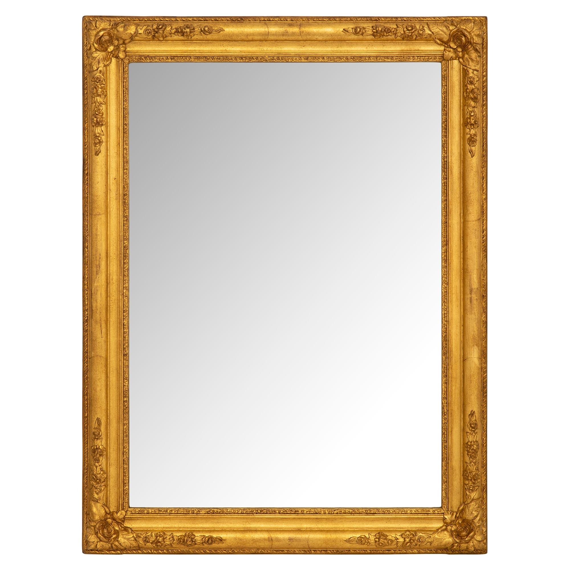 Miroir français du XIXe siècle en bois doré de style Louis XVI en vente 5