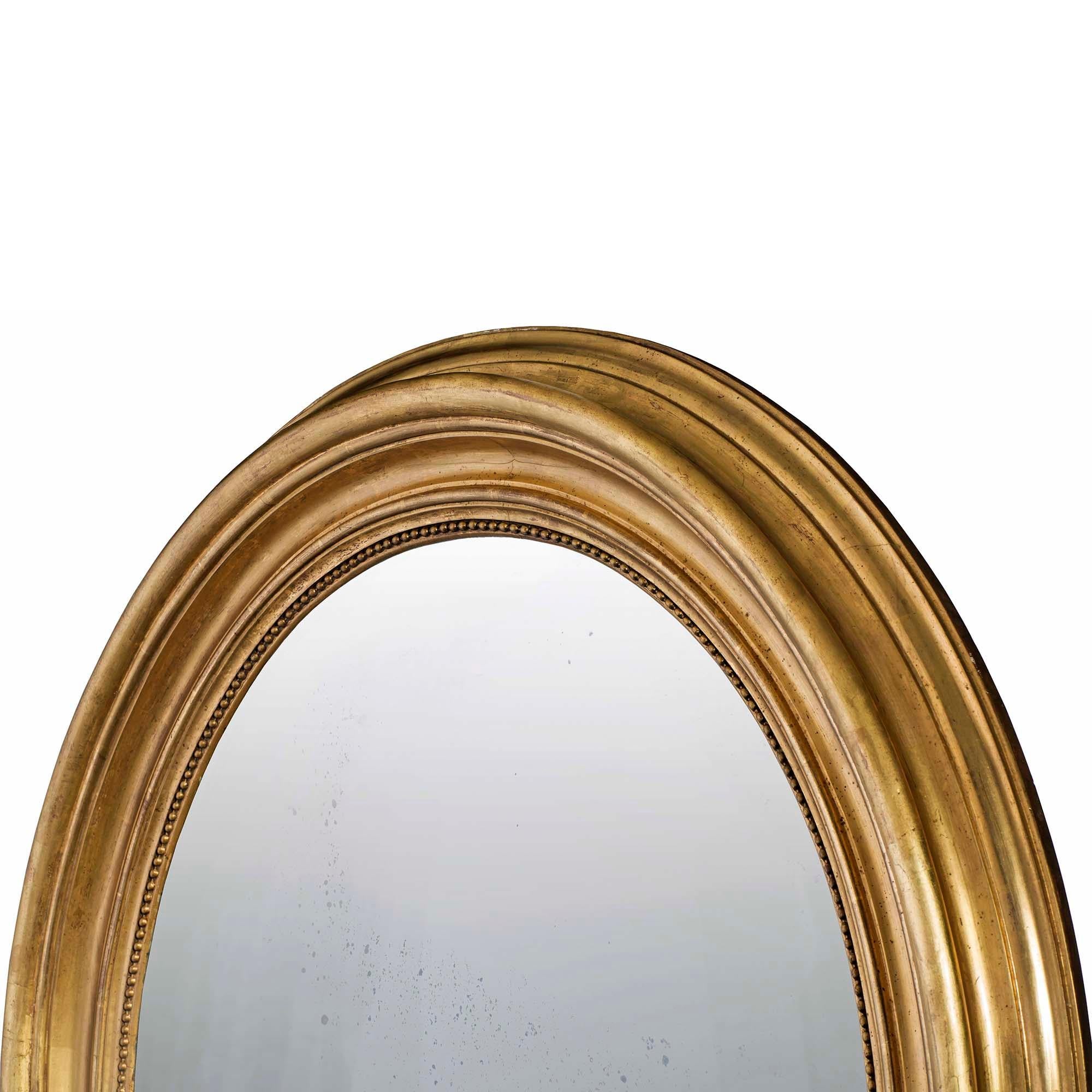 Miroir ovale français du 19ème siècle en bois doré de style Louis XVI Bon état - En vente à West Palm Beach, FL