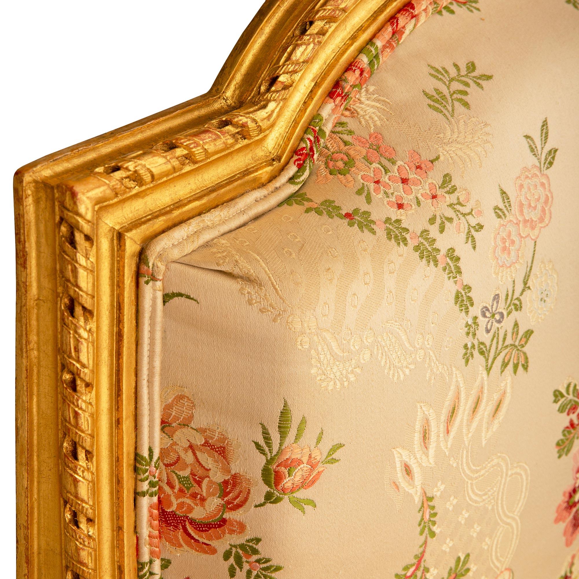 Canapé en bois doré Louis XVI du XIXe siècle Bon état - En vente à West Palm Beach, FL