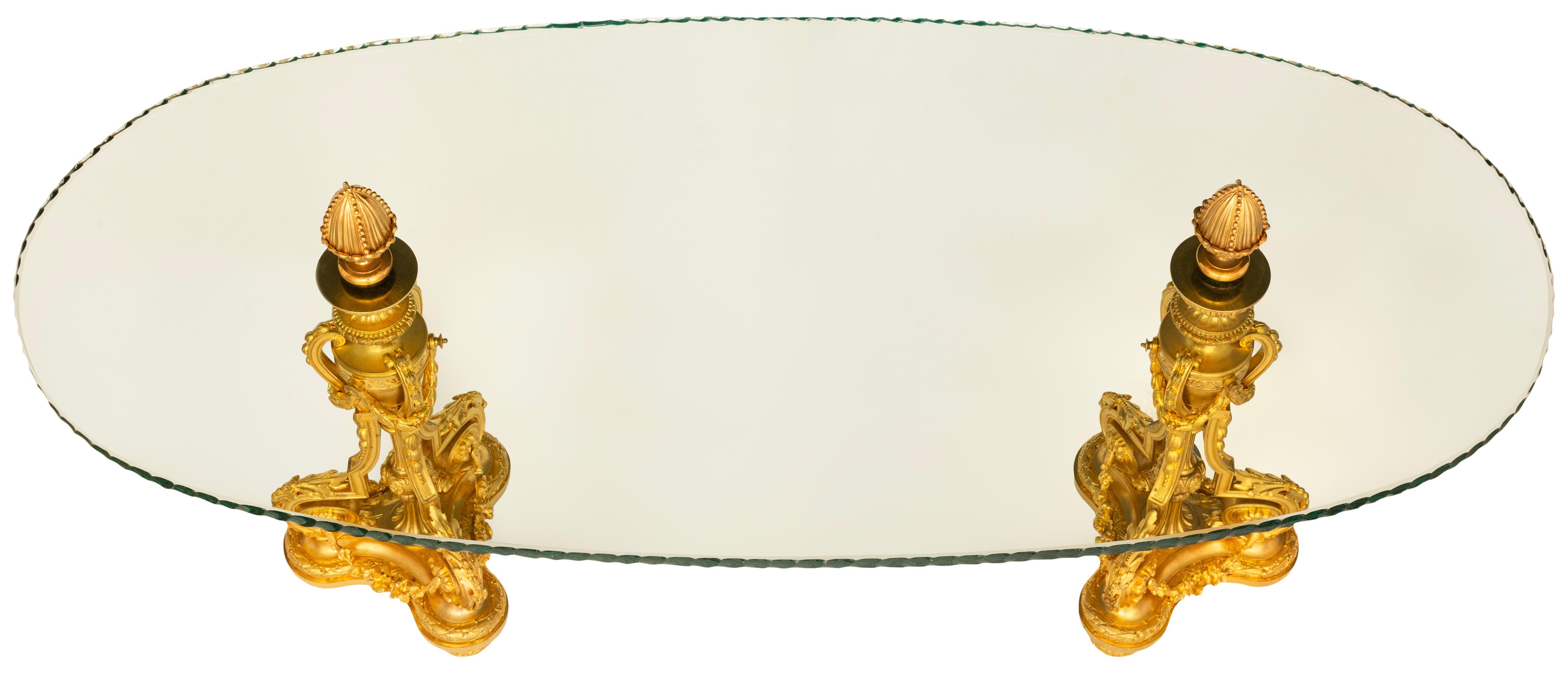 Table basse en verre et bronze doré de style Louis XVI du 19e siècle en vente 5