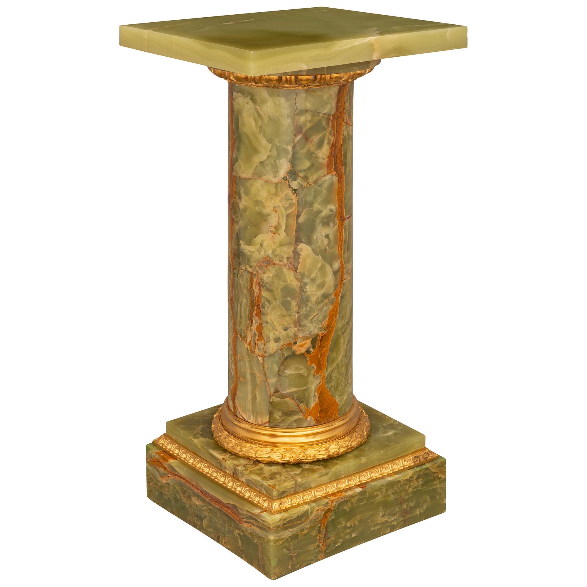 Französisch 19. Jahrhundert Louis XVI St. Grüner Onyx und Ormolu Pedestal (Louis XVI.)