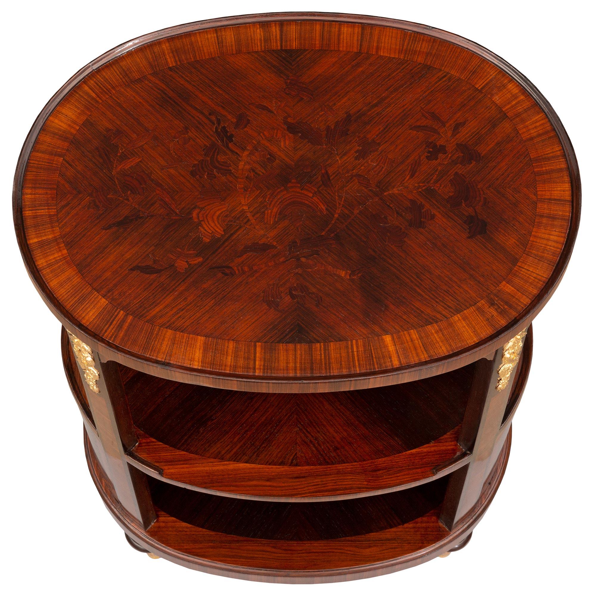 Table d'appoint en bois de roi et bronze doré, de style Louis XVI, du 19e siècle. en vente 4