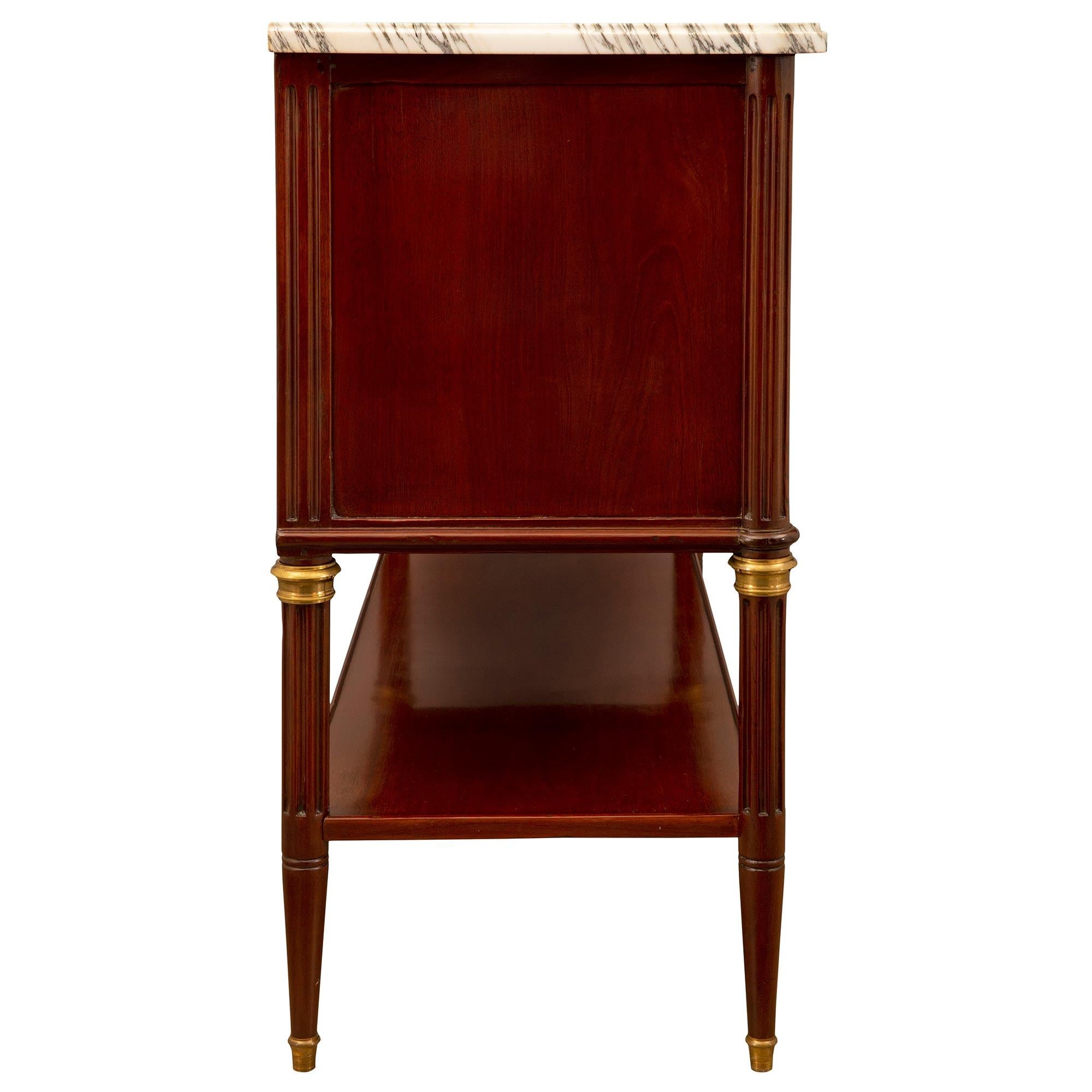 French 19th Century Louis XVI St. Mahogany and Carrara Marble Commode For Sale 1