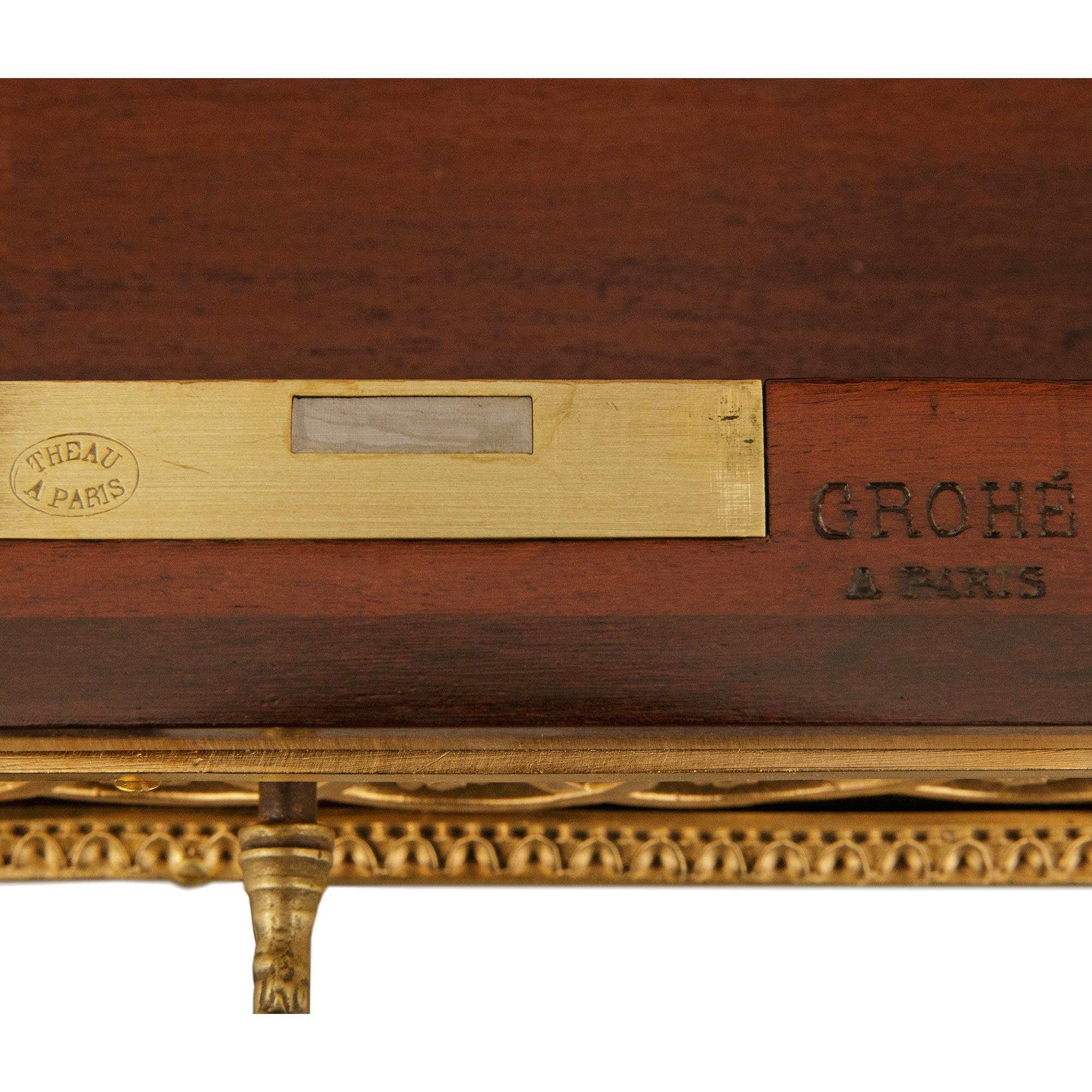 Buffet Louis XVI en acajou et marbre, signé Grohé. en vente 8