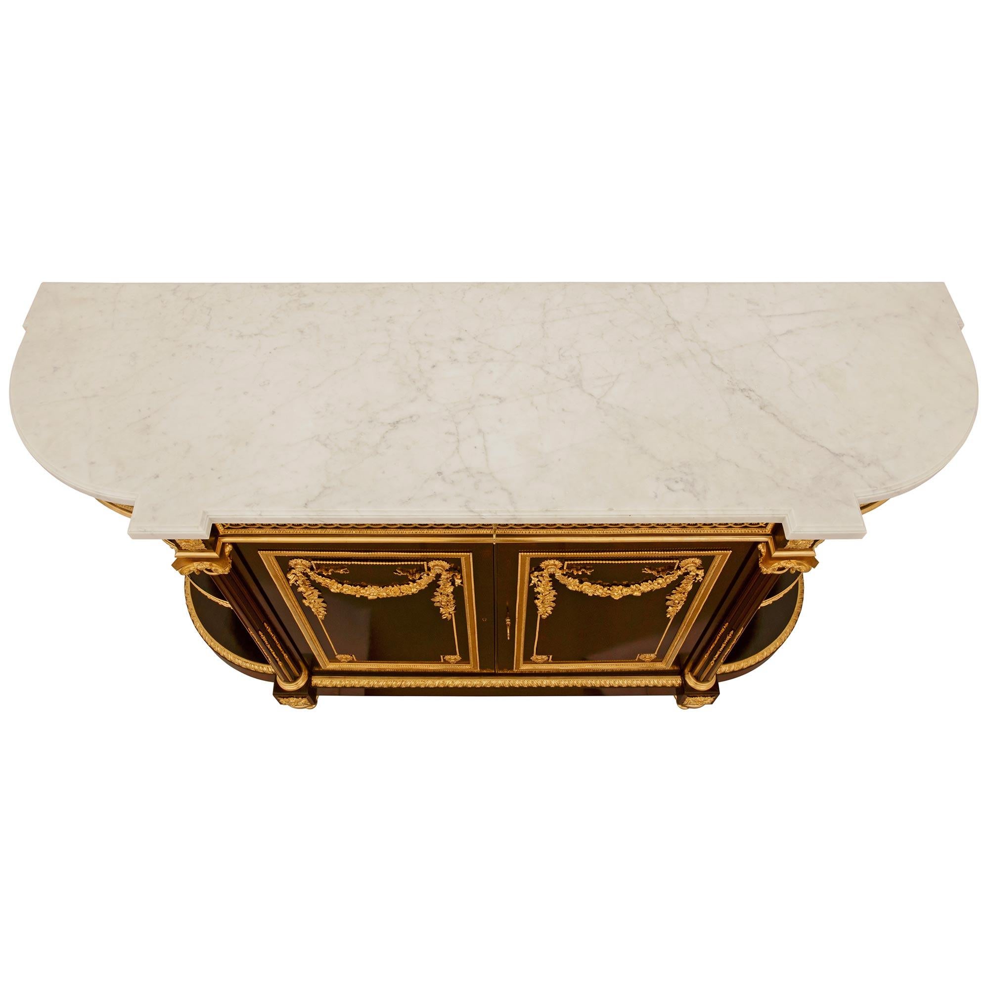 Buffet Louis XVI en acajou et marbre, signé Grohé. en vente 9