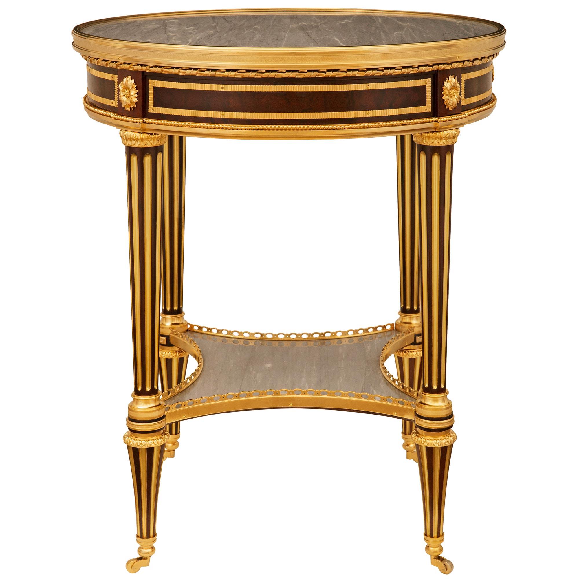 Table d'appoint en acajou et bronze doré, signée Durand. Bon état - En vente à West Palm Beach, FL