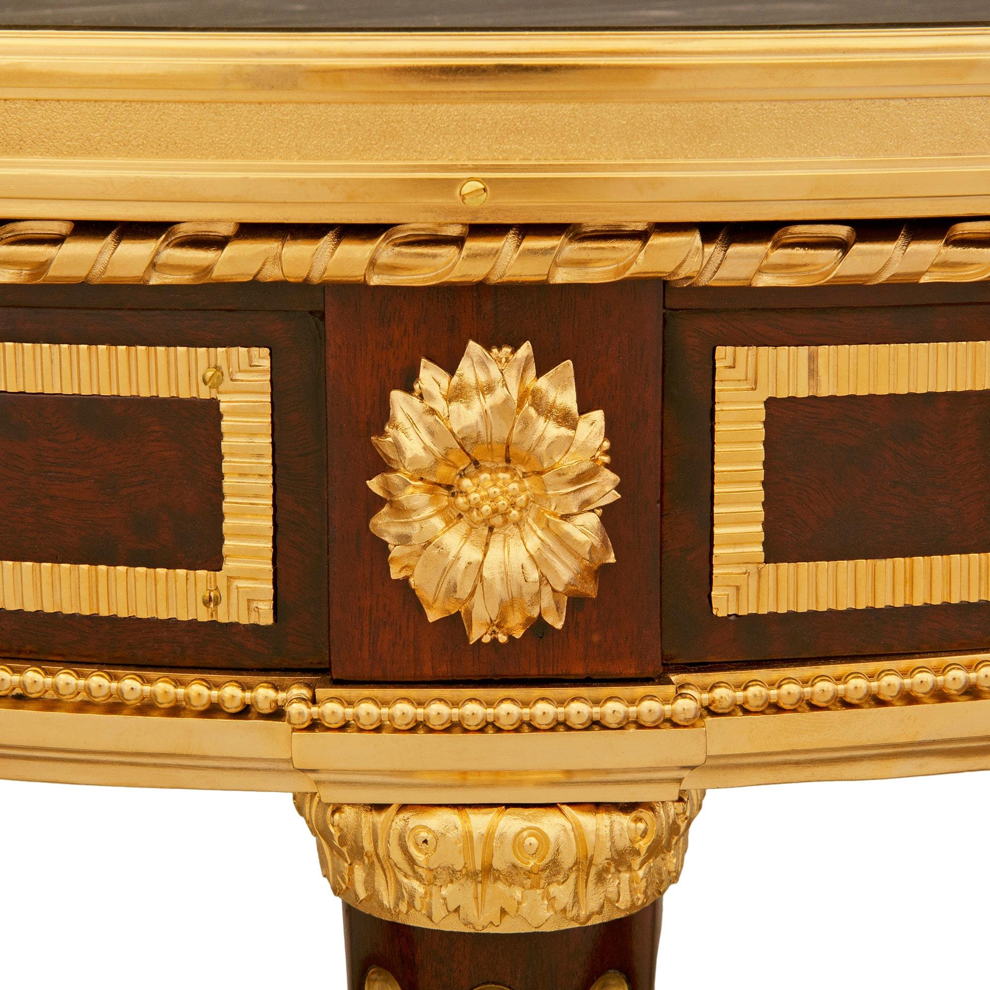 XIXe siècle Table d'appoint en acajou et bronze doré, signée Durand. en vente