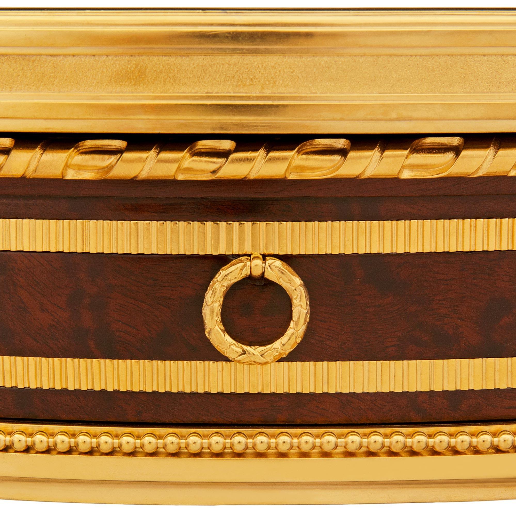 Bronze doré Table d'appoint en acajou et bronze doré, signée Durand. en vente