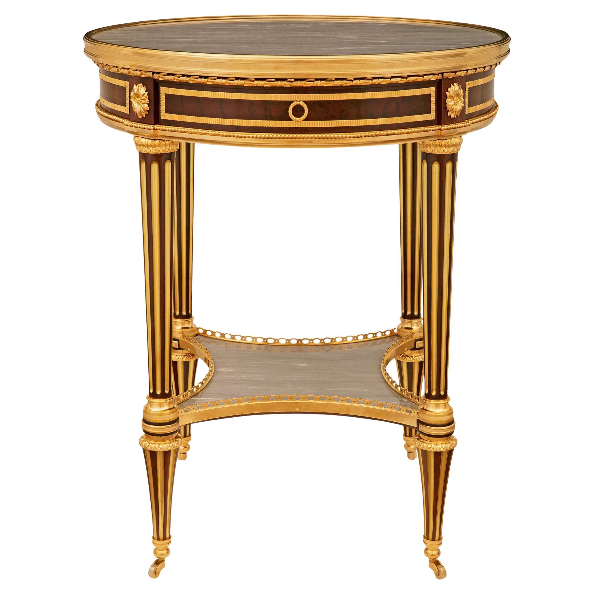 Table d'appoint en acajou et bronze doré, signée Durand. en vente