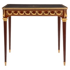 Schreibtisch aus Mahagoni und Goldbronze im Louis-XVI-Stil des 19. Jahrhunderts