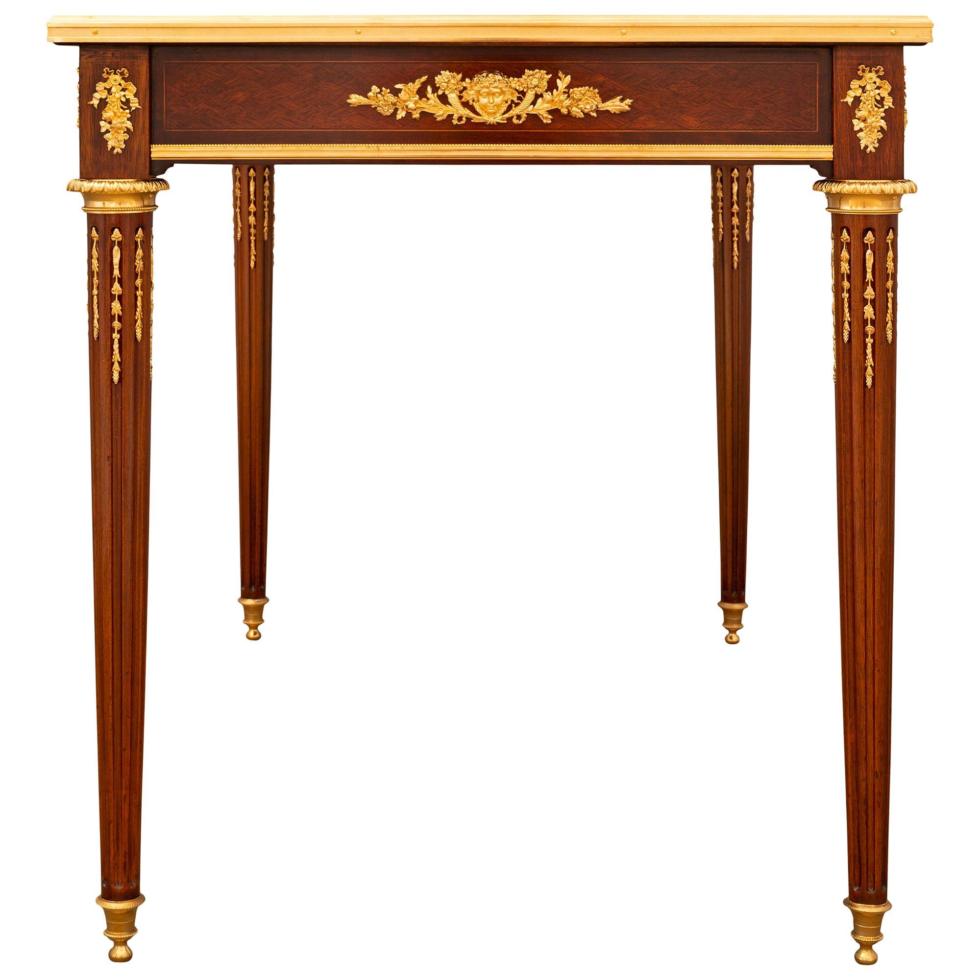 Similoro Tavolo/scrivania francese del XIX secolo in mogano Luigi XVI, legno di Re e Ormolu in vendita