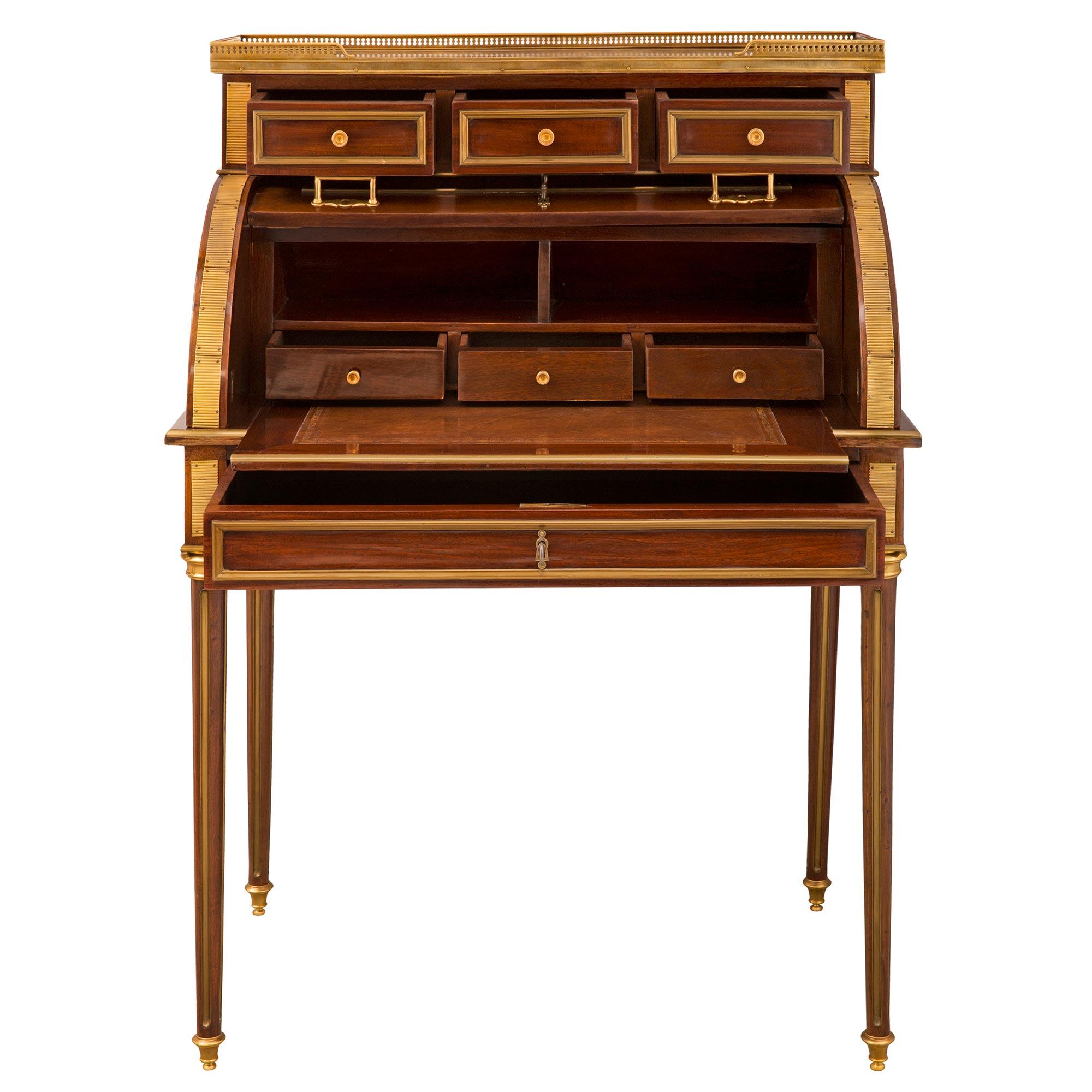 French 19th Century Louis XVI St. Mahogany Lady’s Cylinder Desk In Good Condition For Sale In West Palm Beach, FL