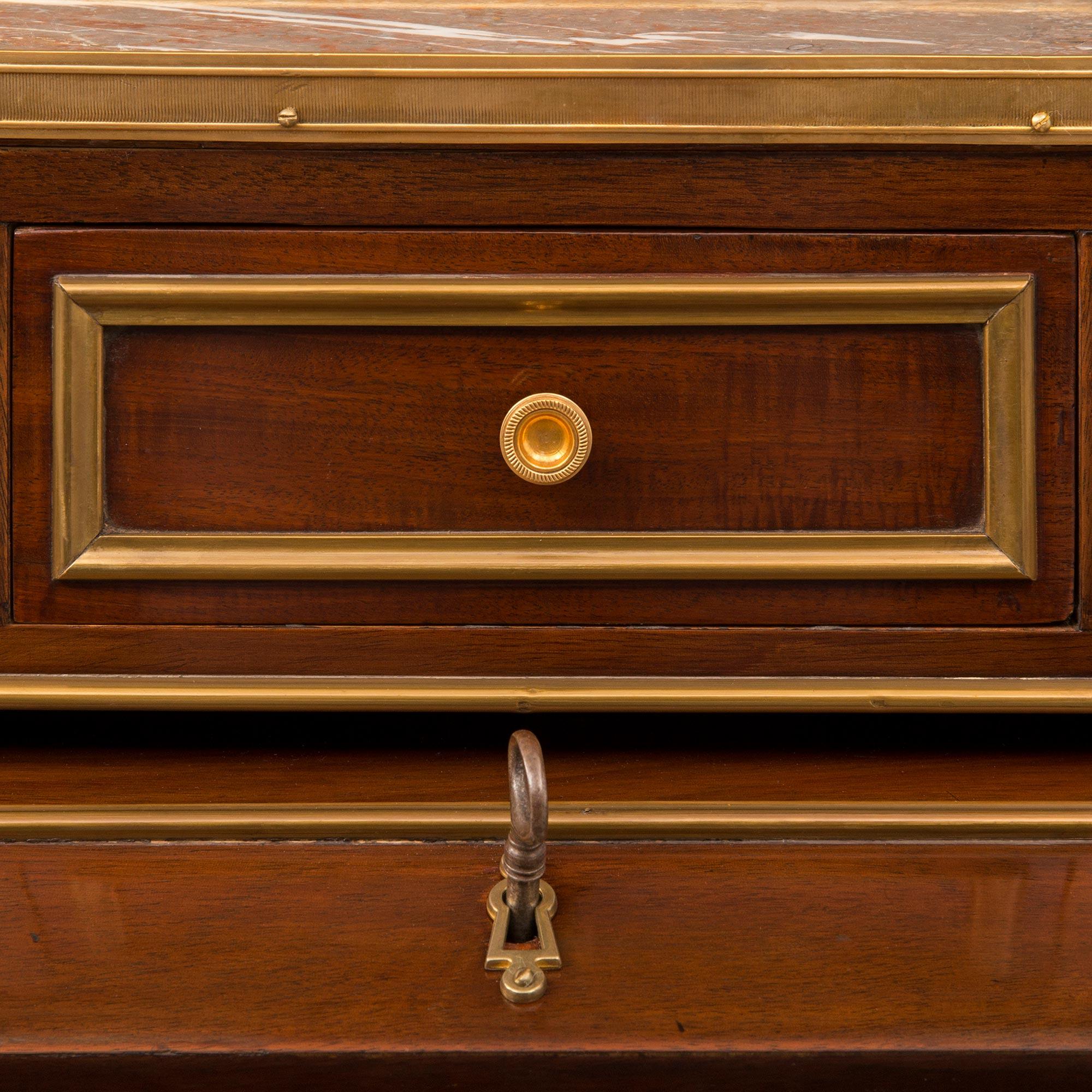 Zylinder-Schreibtisch aus Mahagoni im Louis-XVI-Stil des 19. Jahrhunderts, Frankreich im Angebot 1