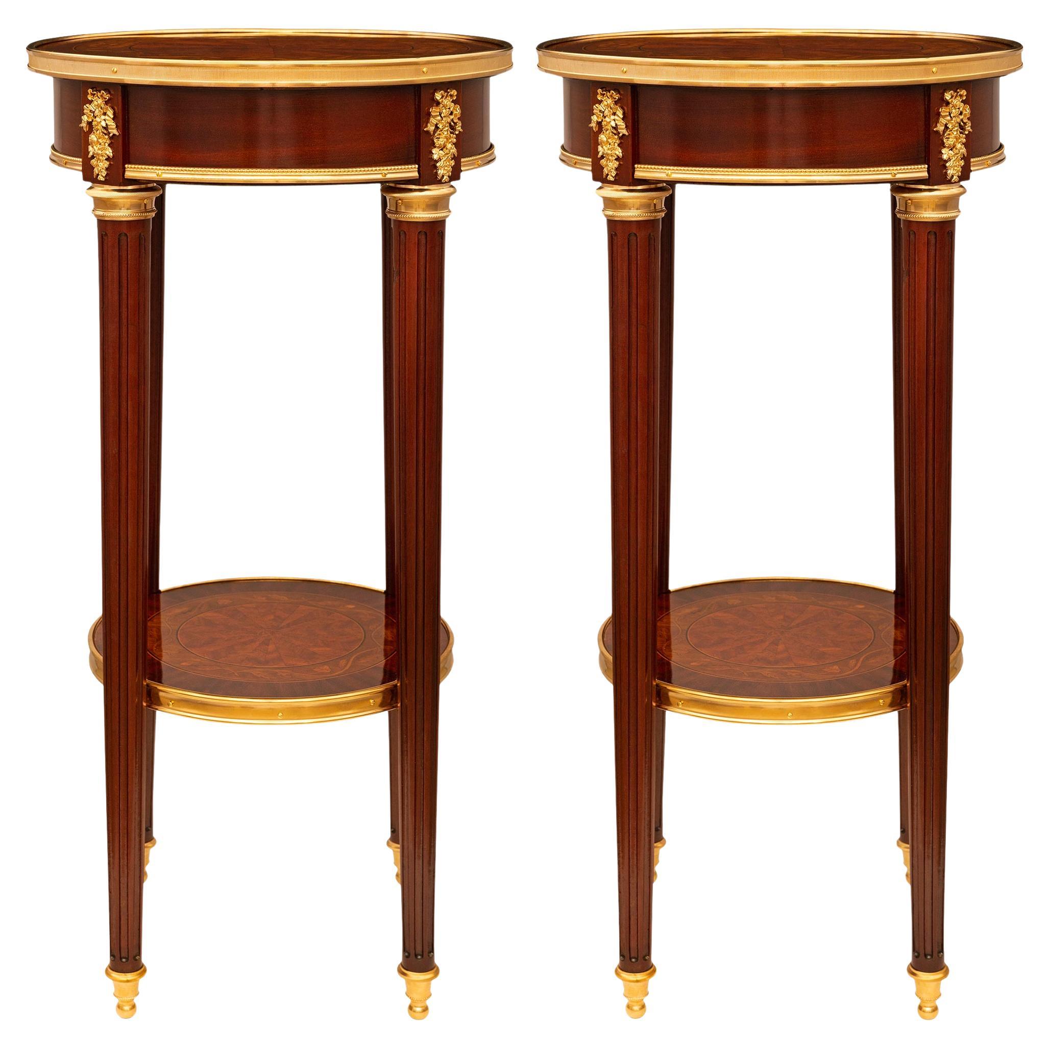 Französischer Louis-XVI-Beistelltisch aus Mahagoni, Tulpenholz, Veilchenholz und Goldbronze, 19. Jahrhundert