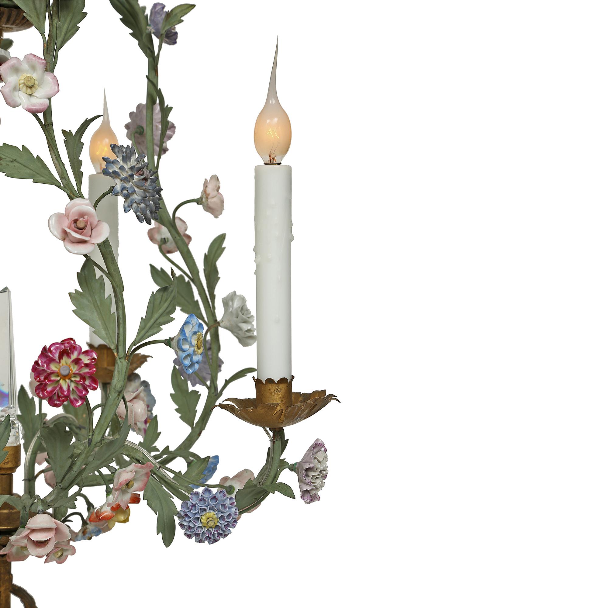 Francés del siglo XIX estilo Luis XVI  Lámpara de metal, porcelana y mármol Metal en venta