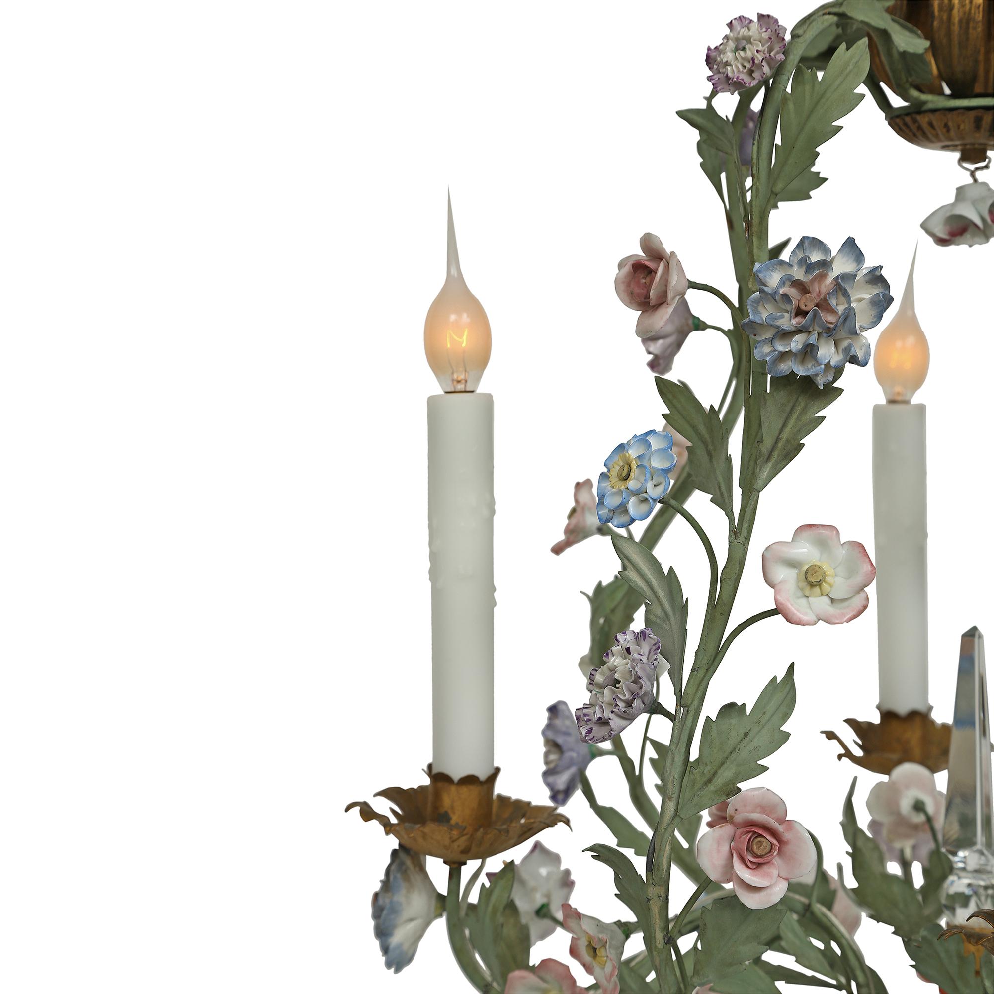 Francés del siglo XIX estilo Luis XVI  Lámpara de metal, porcelana y mármol en venta 1