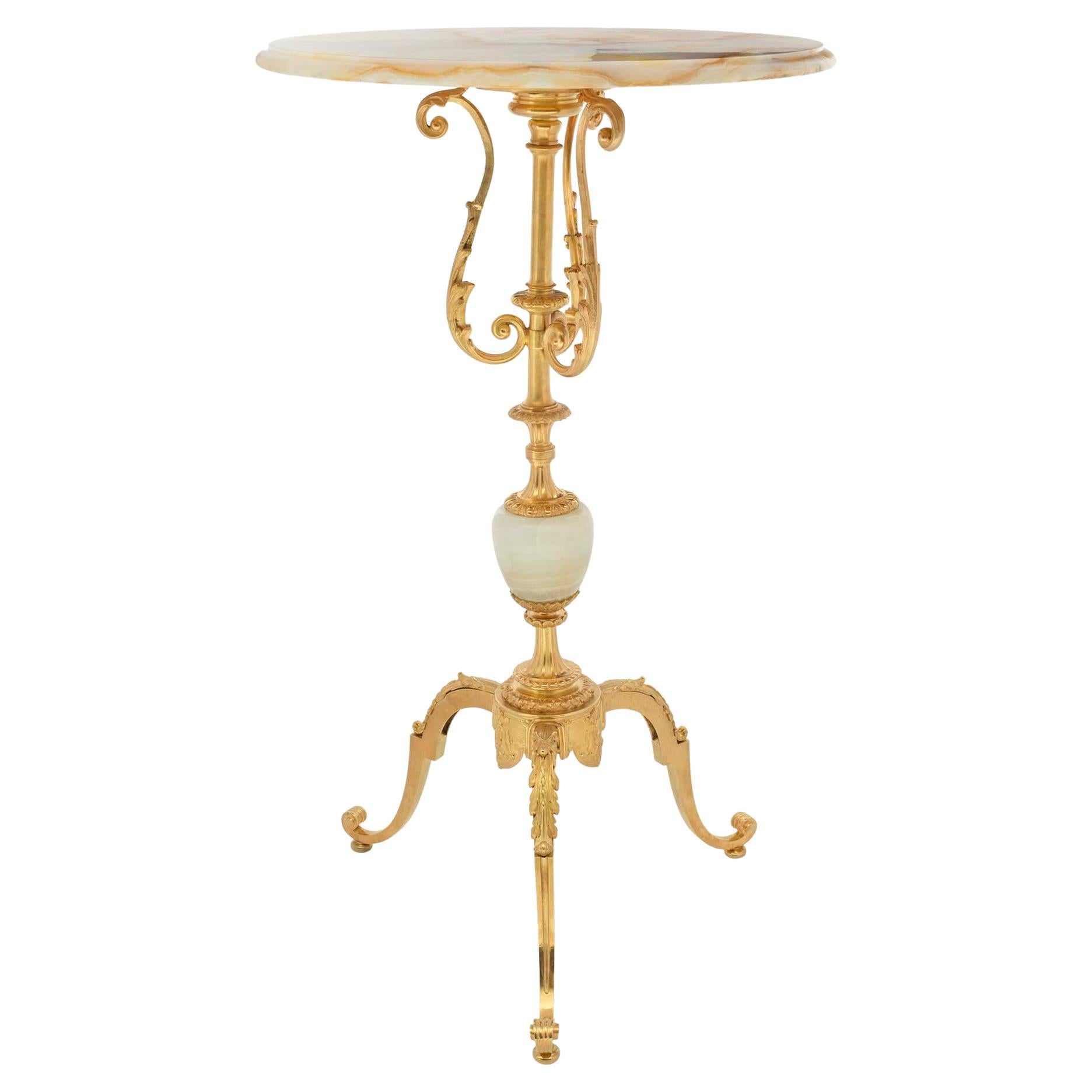 Table d'appoint française du 19ème siècle de style Louis XVI en onyx et bronze doré d'époque Napoléon III