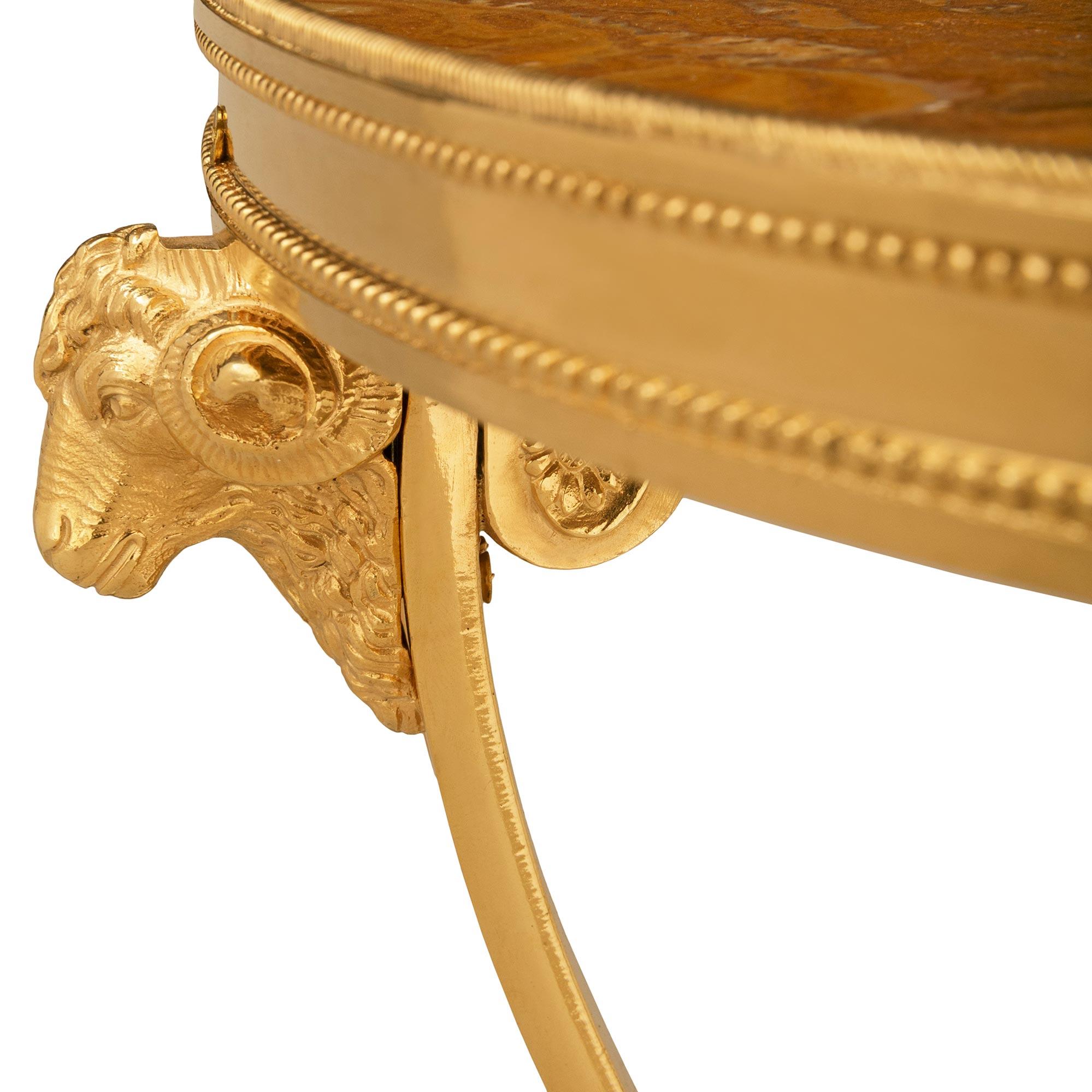 Table d'appoint en bronze doré et albâtre de style Louis XVI du 19e siècle Bon état - En vente à West Palm Beach, FL