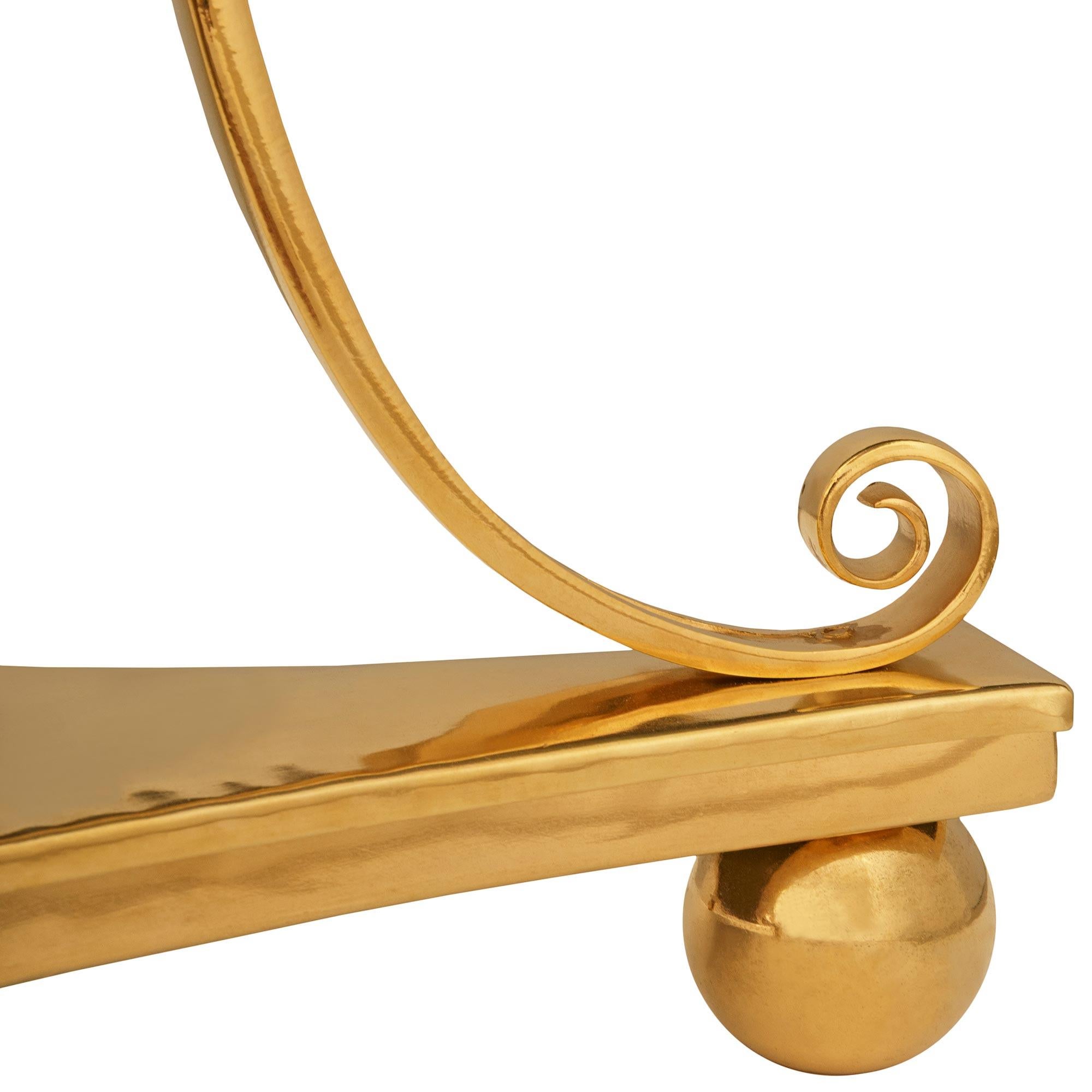 Table d'appoint en bronze doré et albâtre de style Louis XVI du 19e siècle en vente 2