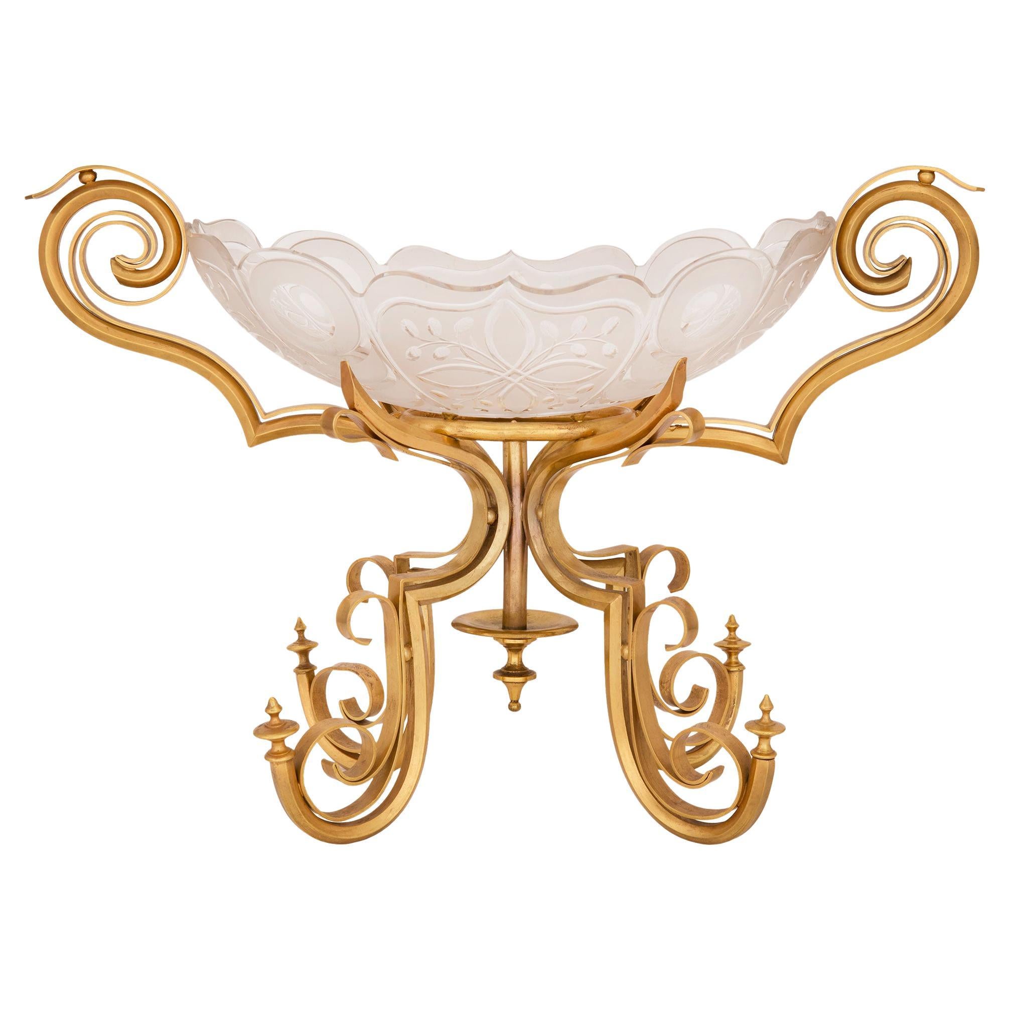 Bol de centre de table français du 19ème siècle de style Louis XVI en ormolu et cristal de Baccarat