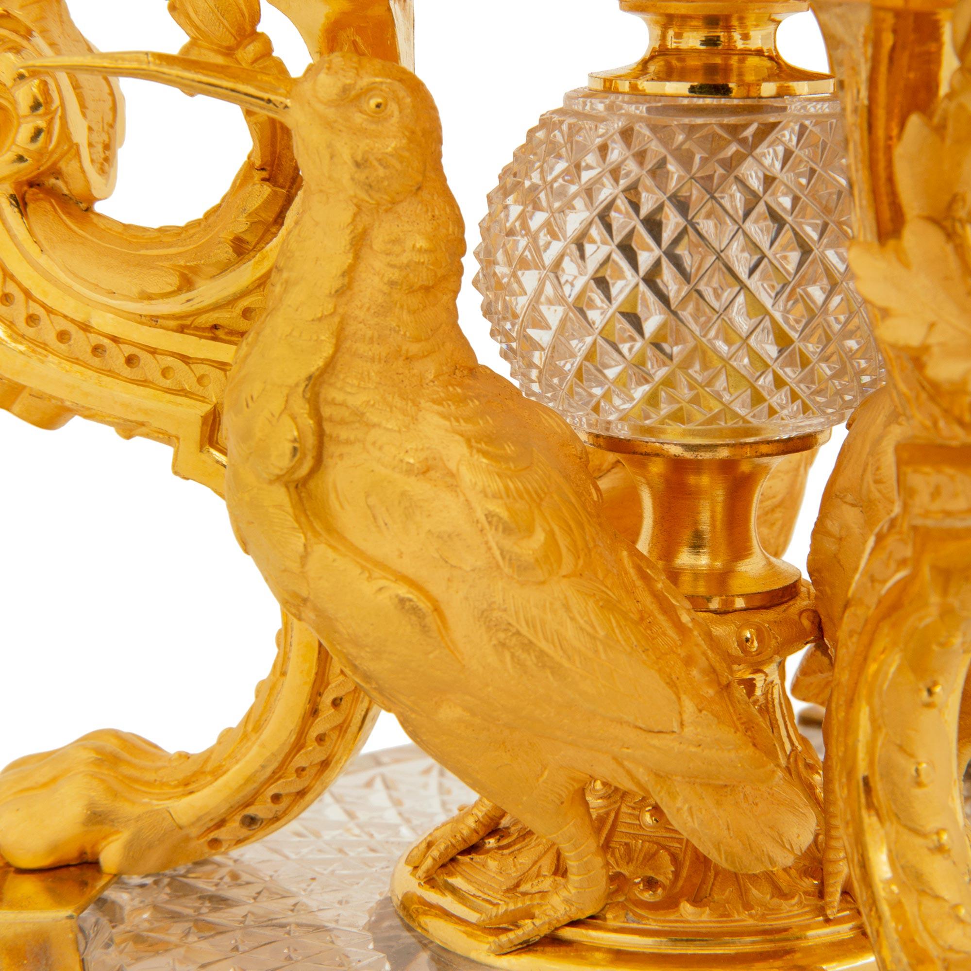 Centre de table français du 19ème siècle de style Louis XVI en bronze doré et cristal de Baccarat en vente 1