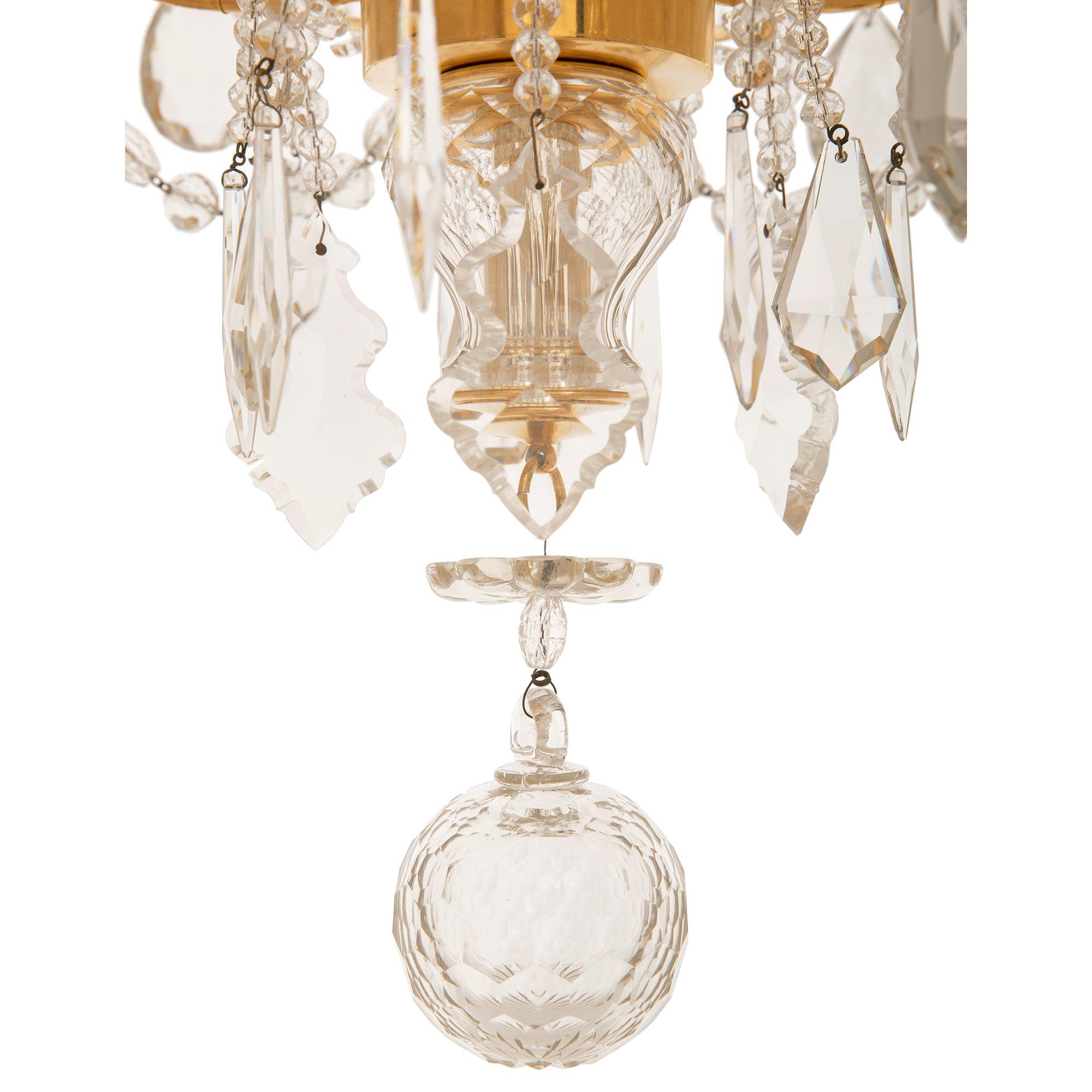 Louis XVI.-Kronleuchter aus Goldbronze und Baccarat-Kristall, 19. Jahrhundert im Angebot 1